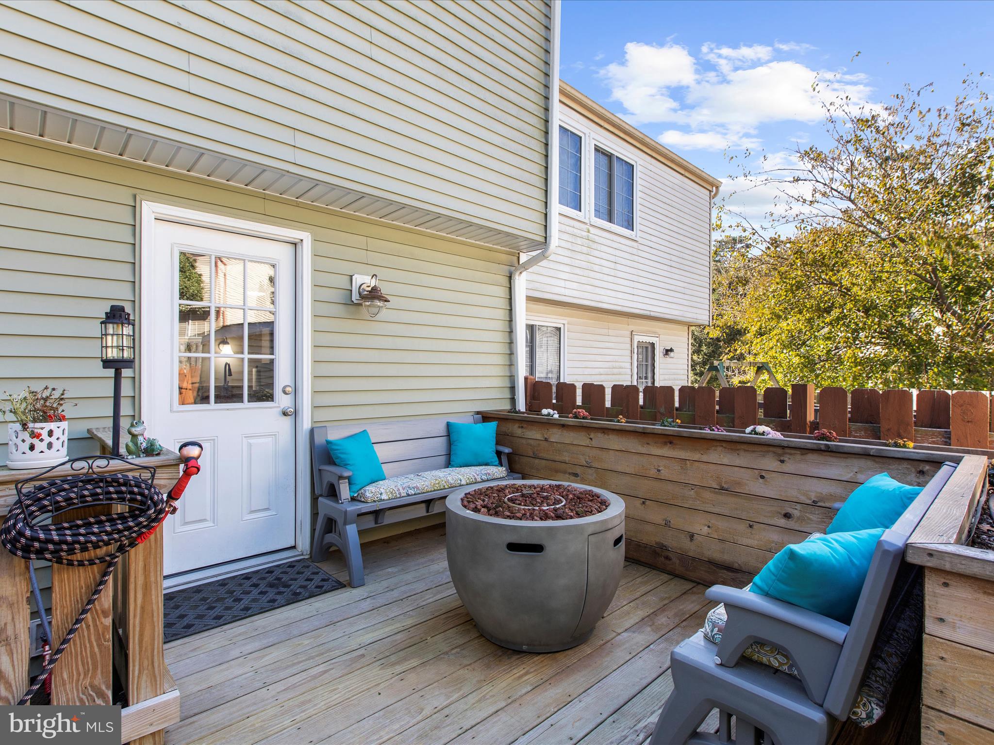 WOODS EDGE TOWNHOME CONDOMINIUMS - Residential