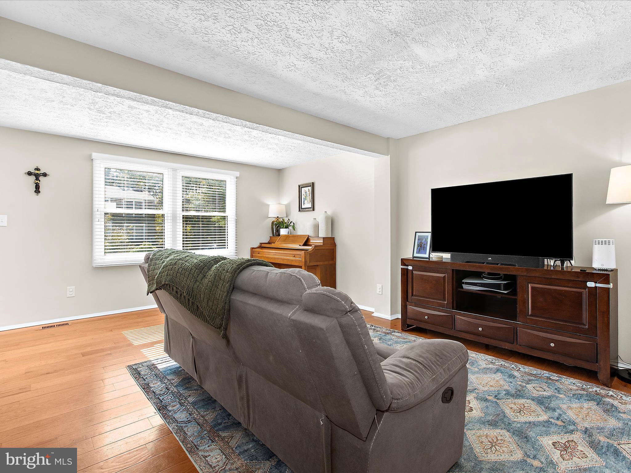 WOODS EDGE TOWNHOME CONDOMINIUMS - Residential