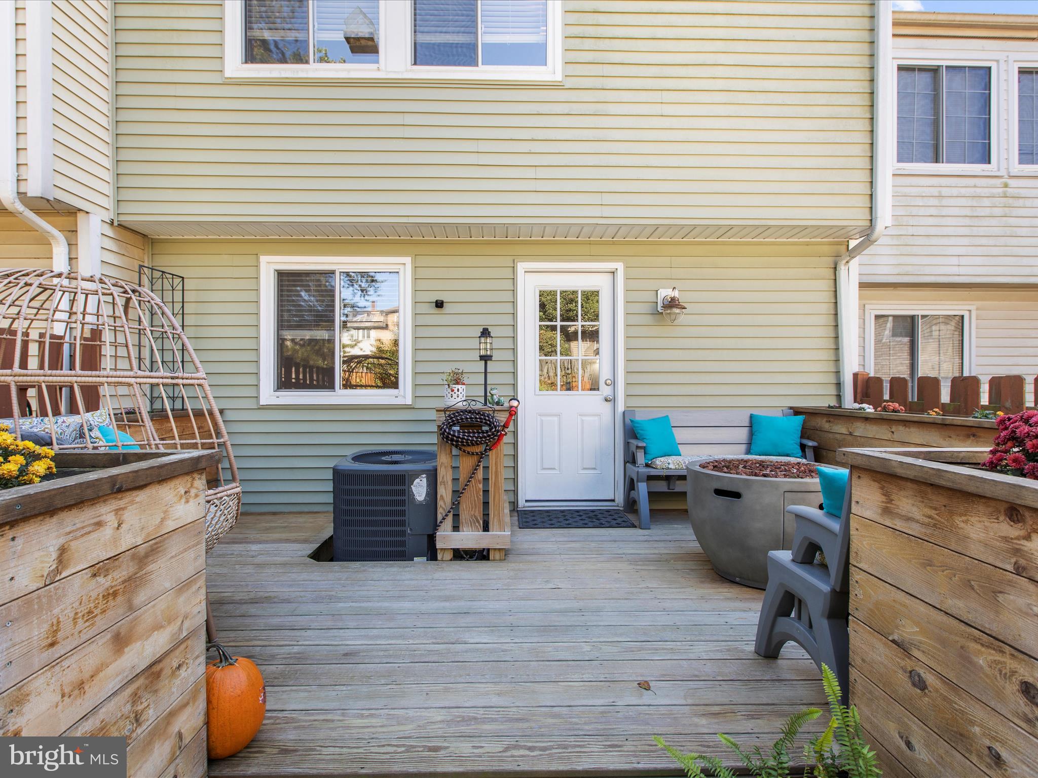 WOODS EDGE TOWNHOME CONDOMINIUMS - Residential