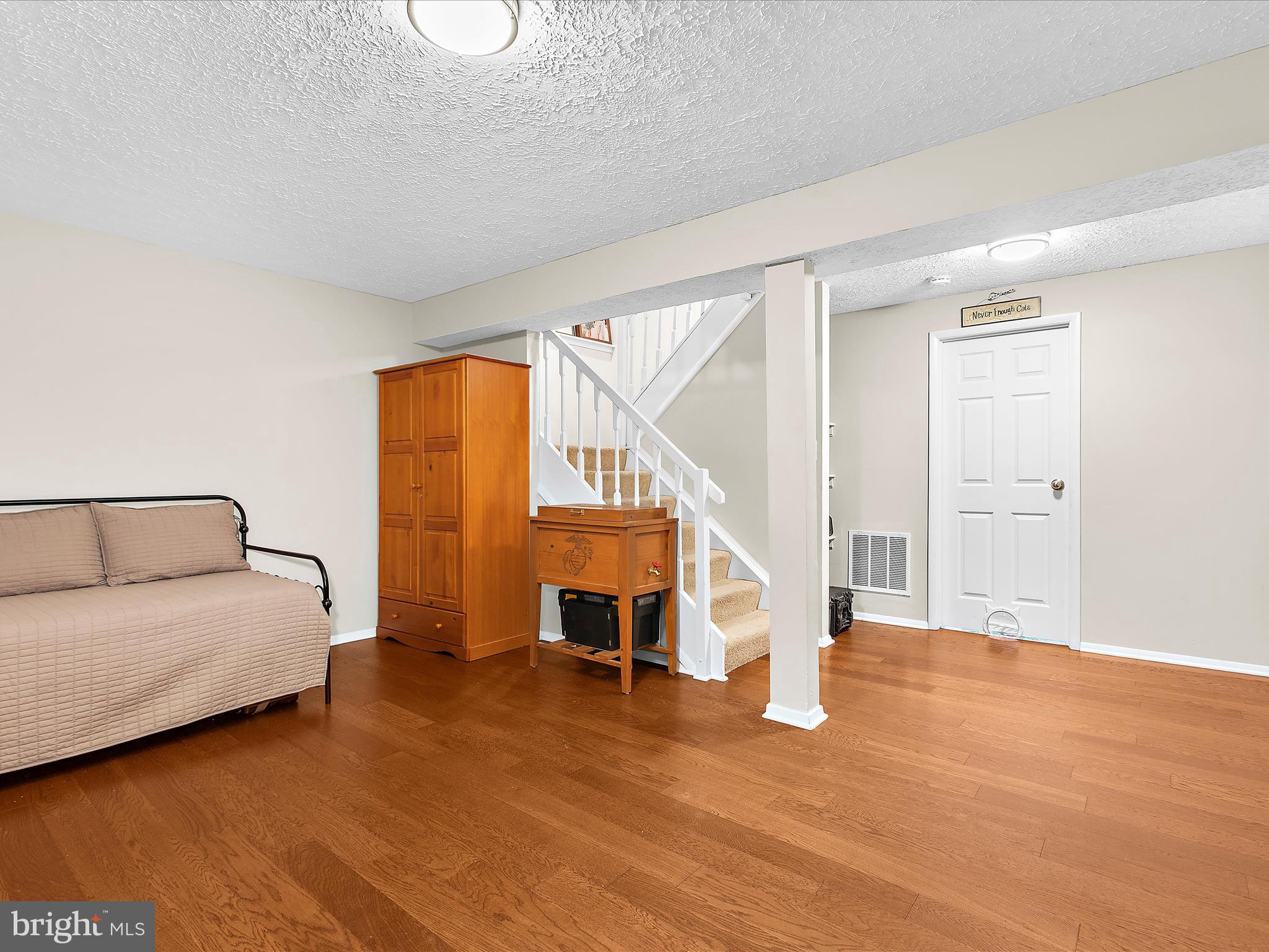 WOODS EDGE TOWNHOME CONDOMINIUMS - Residential