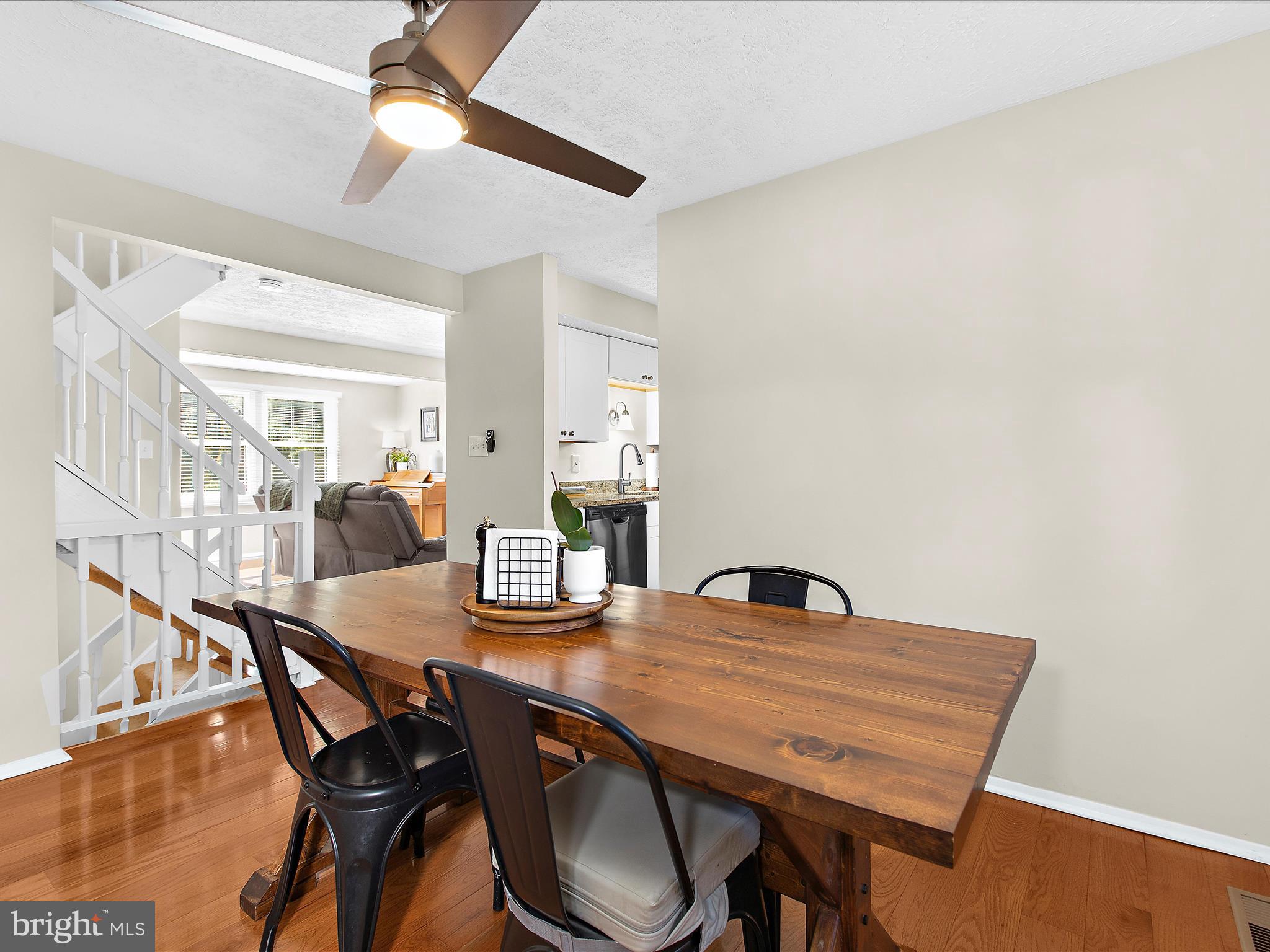 WOODS EDGE TOWNHOME CONDOMINIUMS - Residential