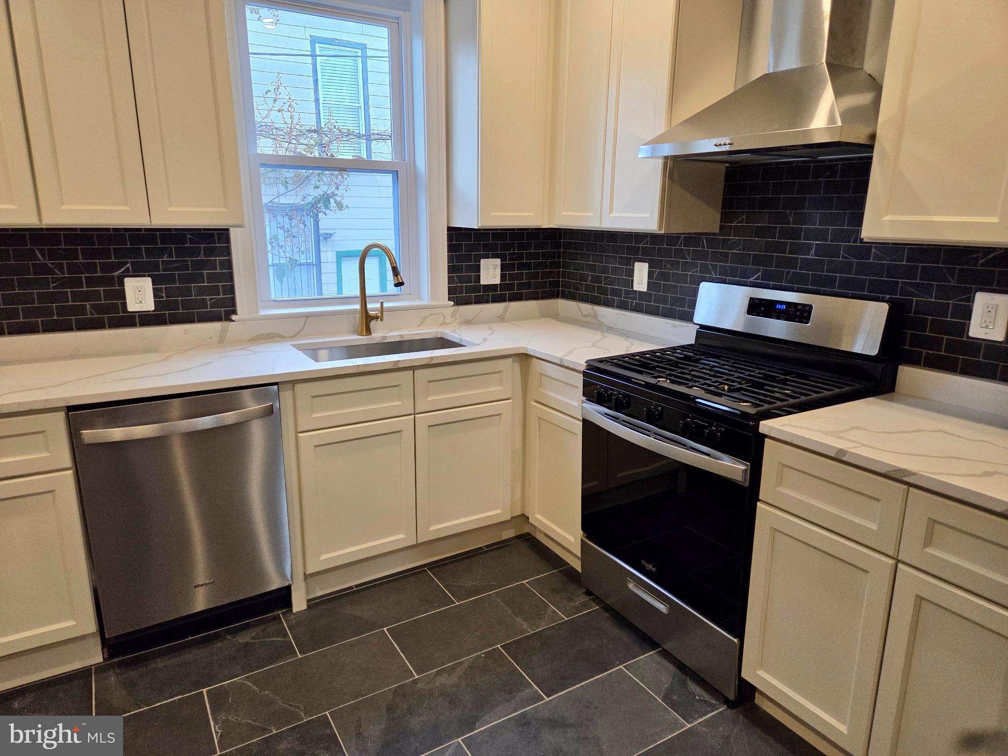 WASHINGTON VILLAGE - Residential