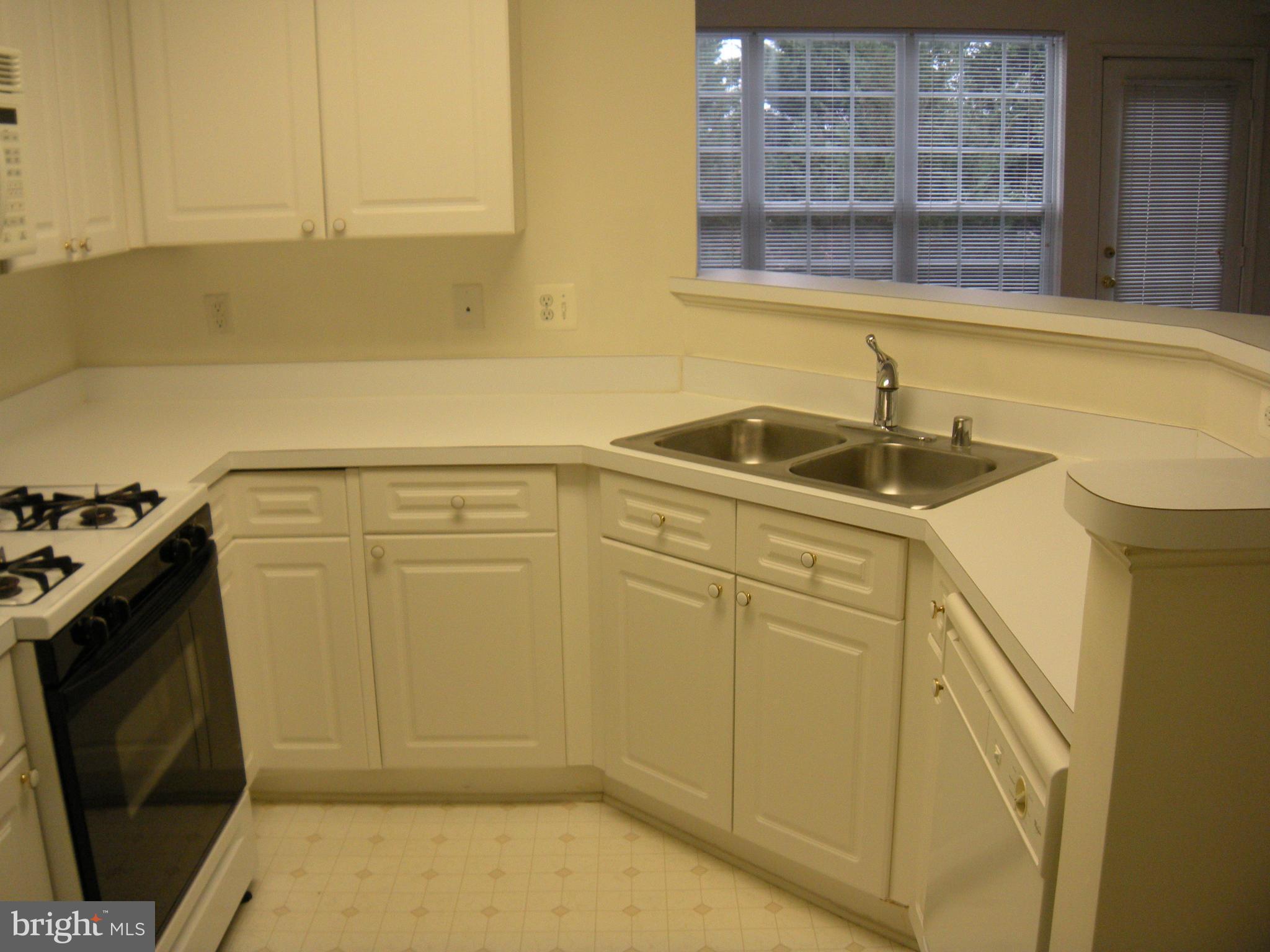 MANORS AT MCNAIR FARMS - Residential Lease