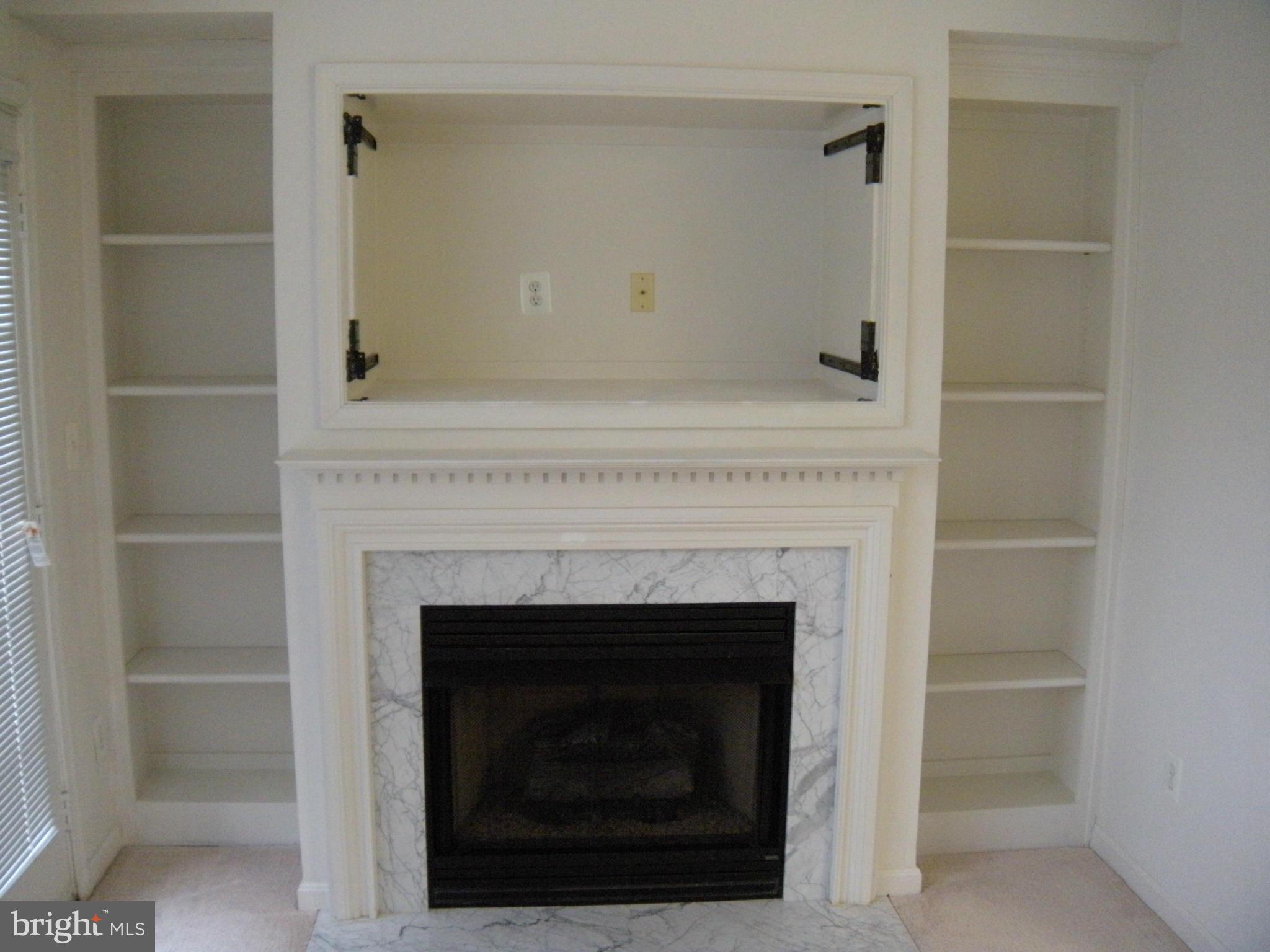 MANORS AT MCNAIR FARMS - Residential Lease