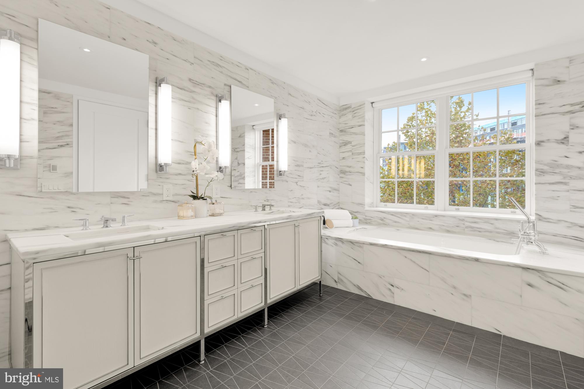 WOODLEY PARK - Residential