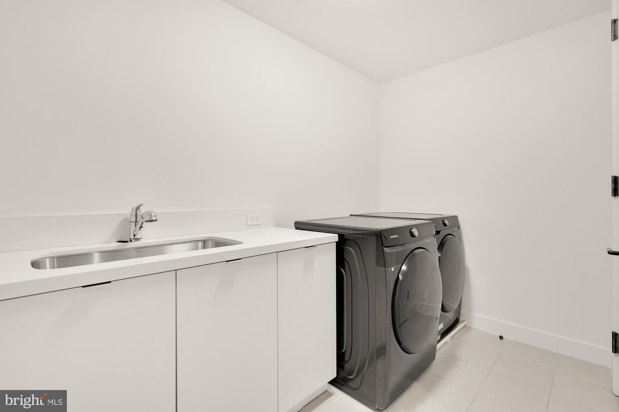 WOODLEY PARK - Residential