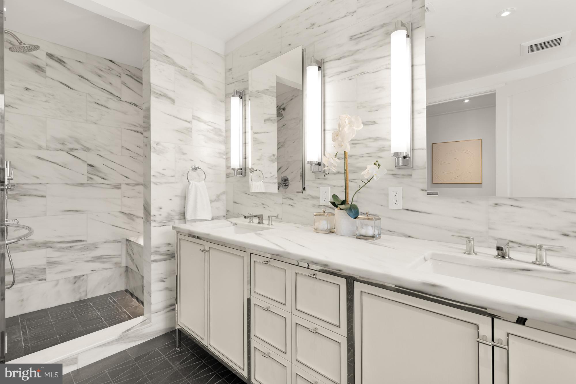 WOODLEY PARK - Residential