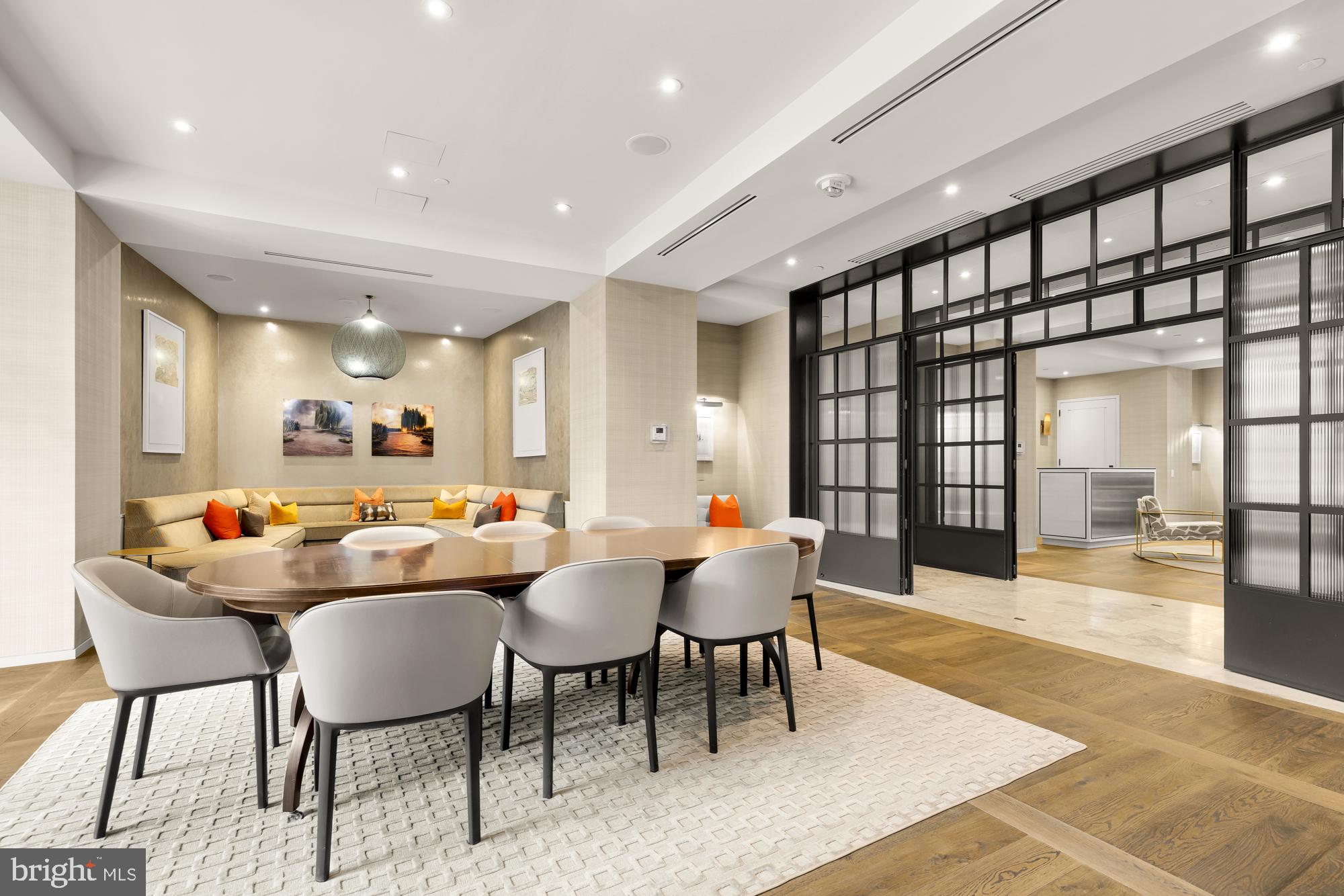 WOODLEY PARK - Residential