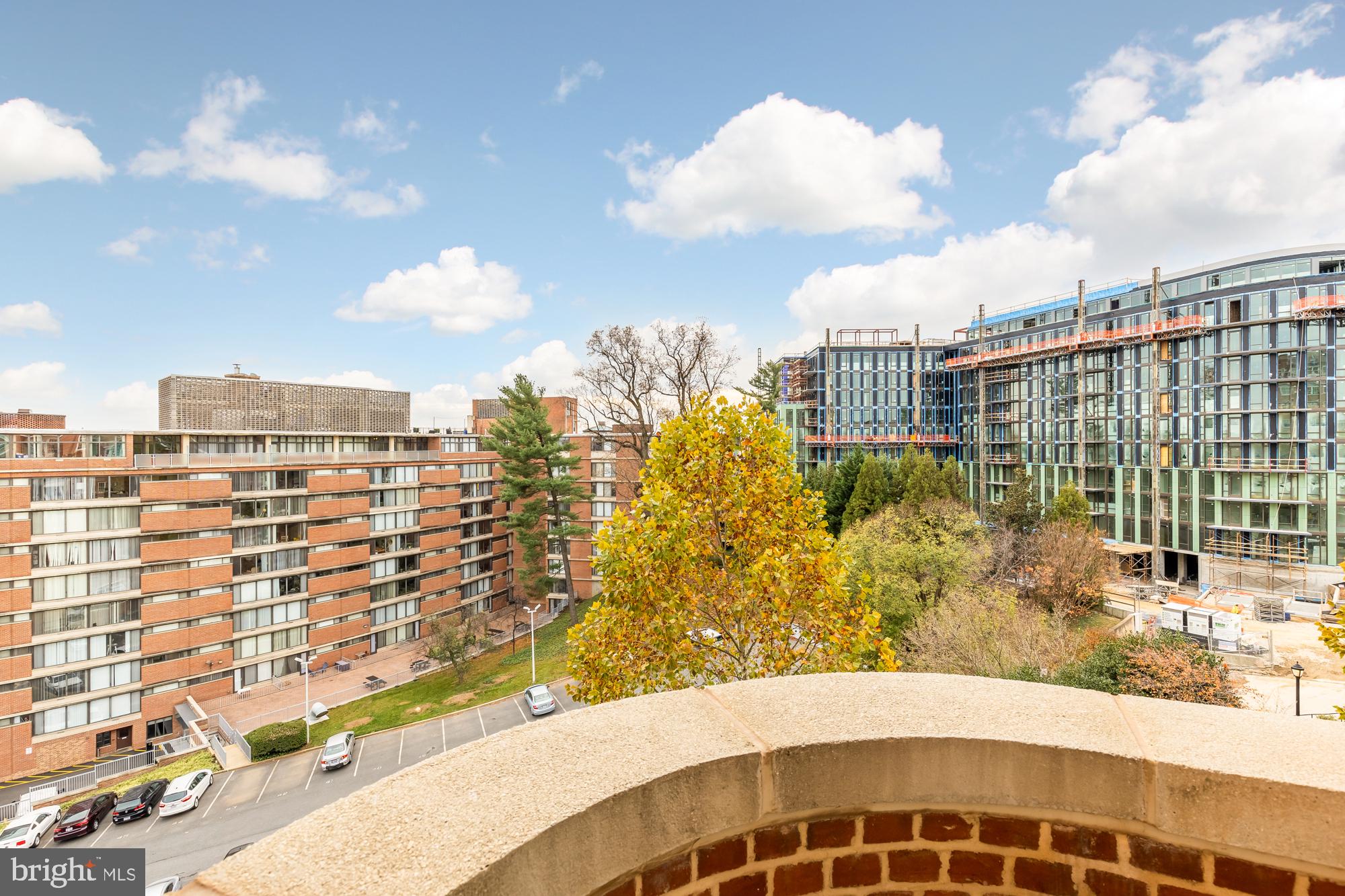 WOODLEY PARK - Residential