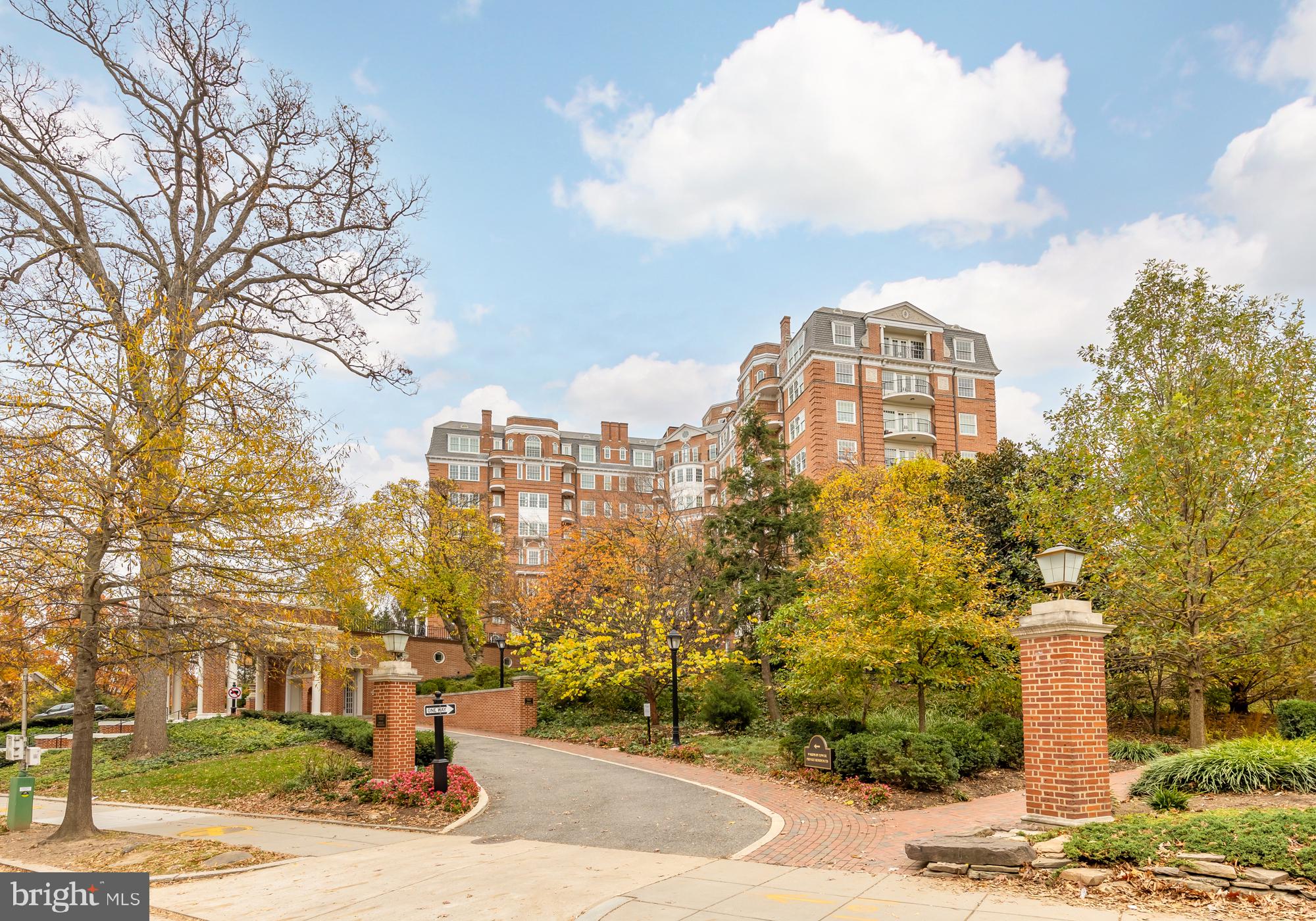 WOODLEY PARK - Residential