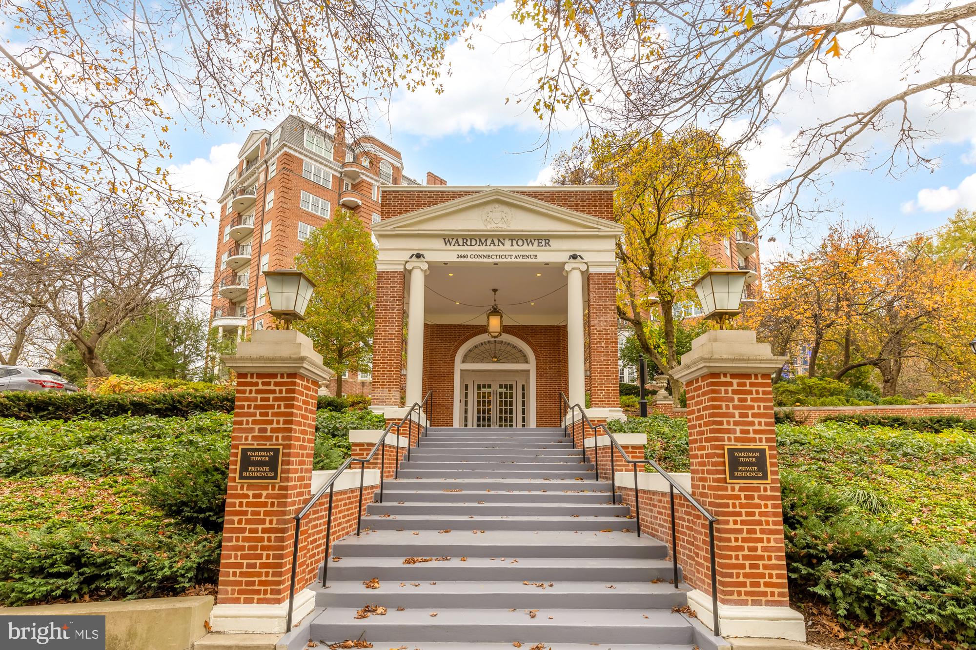 WOODLEY PARK - Residential