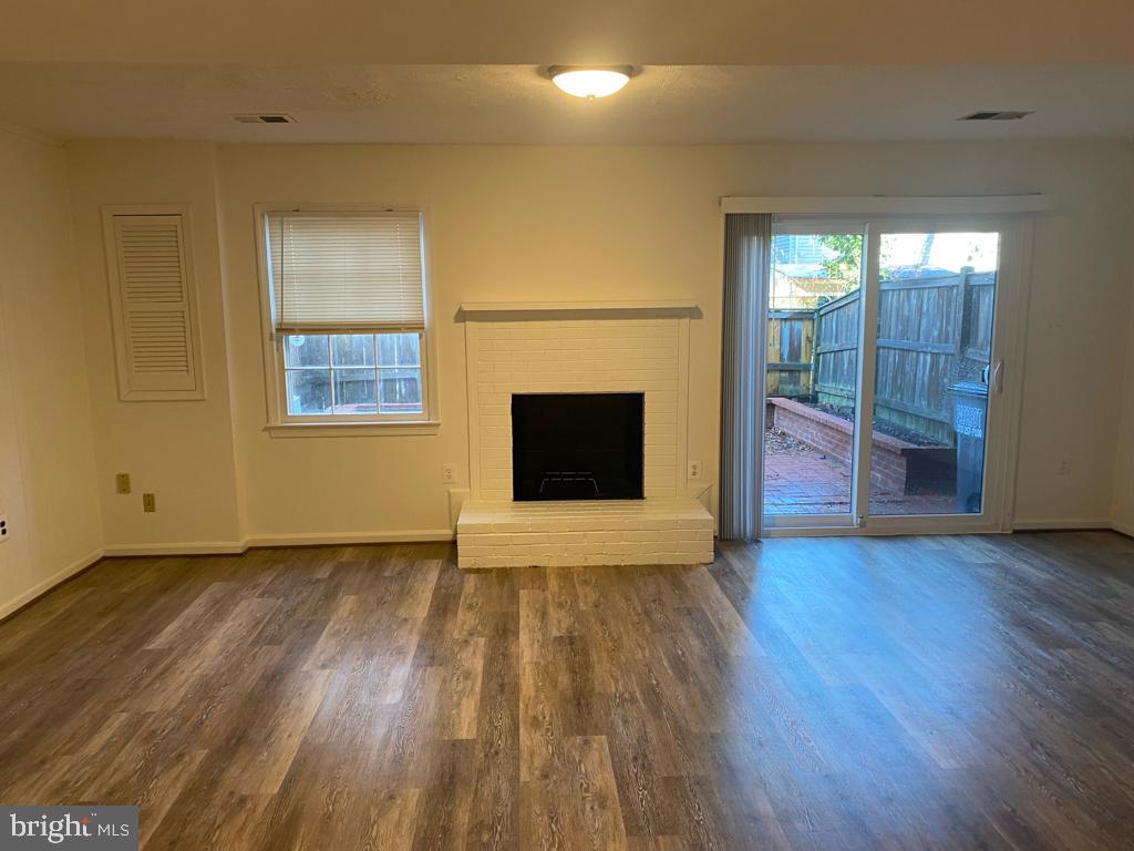 SARATOGA TOWNHOUSES - Residential Lease