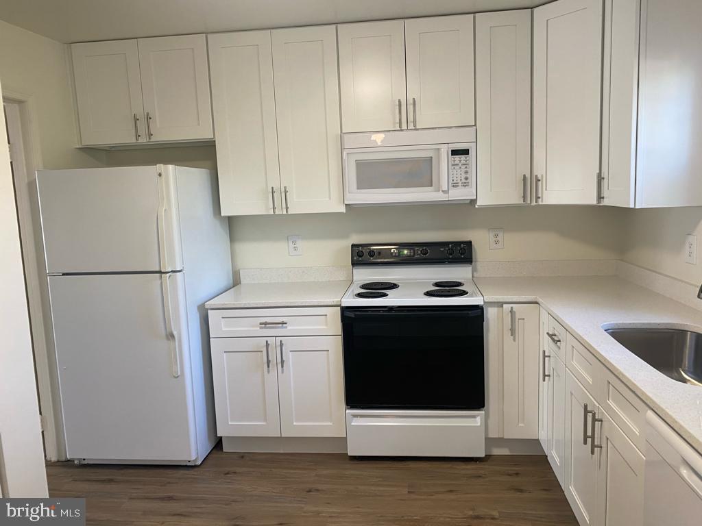 SARATOGA TOWNHOUSES - Residential Lease