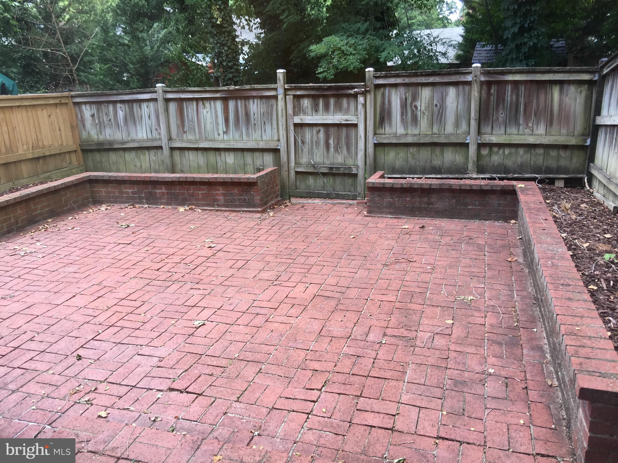 SARATOGA TOWNHOUSES - Residential Lease