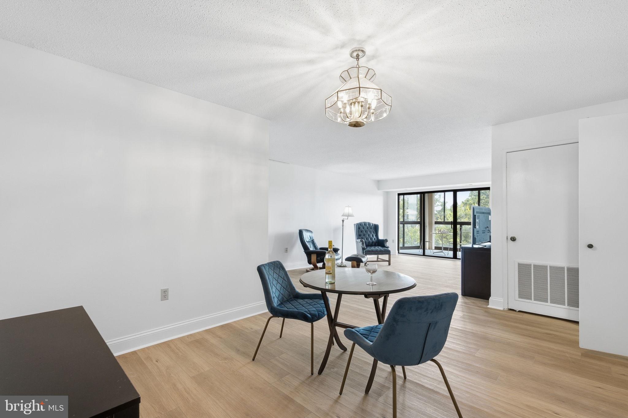 15100 INTERLACHEN DRIVE 4-822