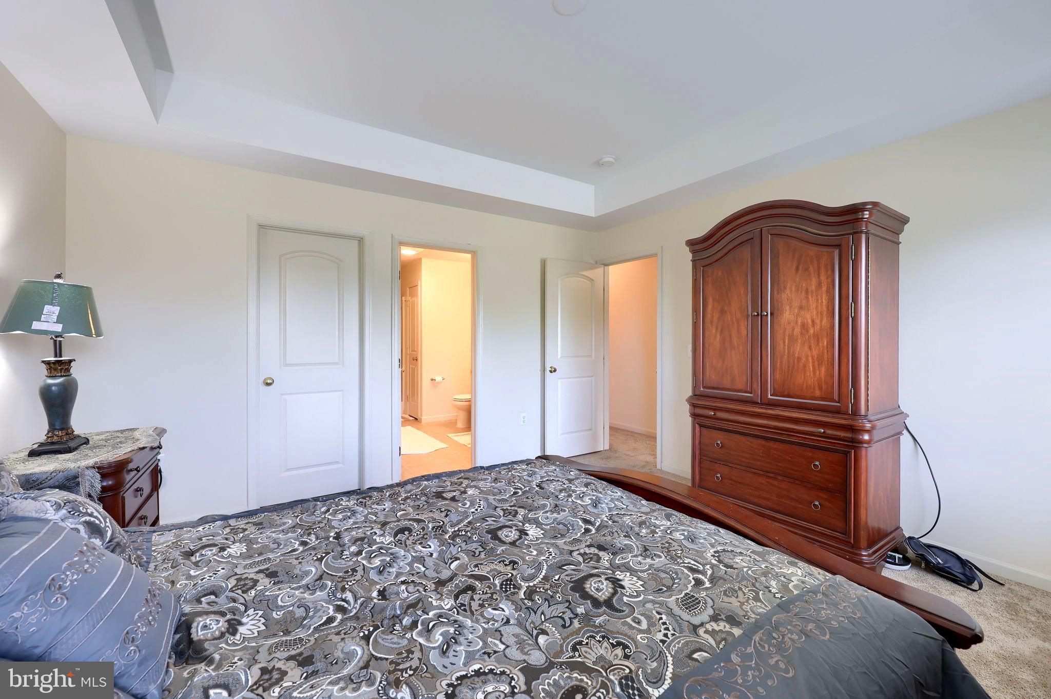 RICHMOND SQUARE - Residential