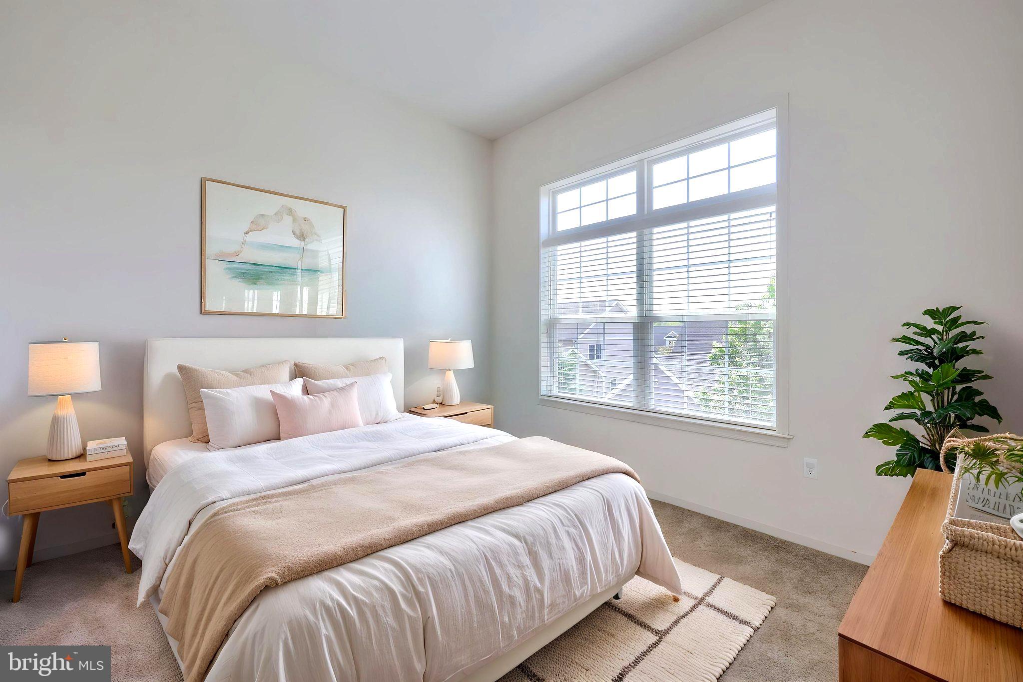RICHMOND SQUARE - Residential