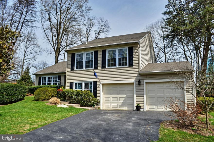 Best value in Hunt Ridge! Almost 2600 sq ft of living space w/updated Siding, HVAC, Roof, HWH, & more!  Spac MBR w/Full Bath* Cathedral Ceilings in Sunken LR & DR* Updated Kitchen w/Morning Rm* Screened Porch* 12x20 Deck* Huge LL w/Family/RecRm,Office,Laundry & Walk-out to landscaped grounds (one of the largest lots in Huntridge)* 3 Car Garage*  This house shows extremely well* Interior pix coming