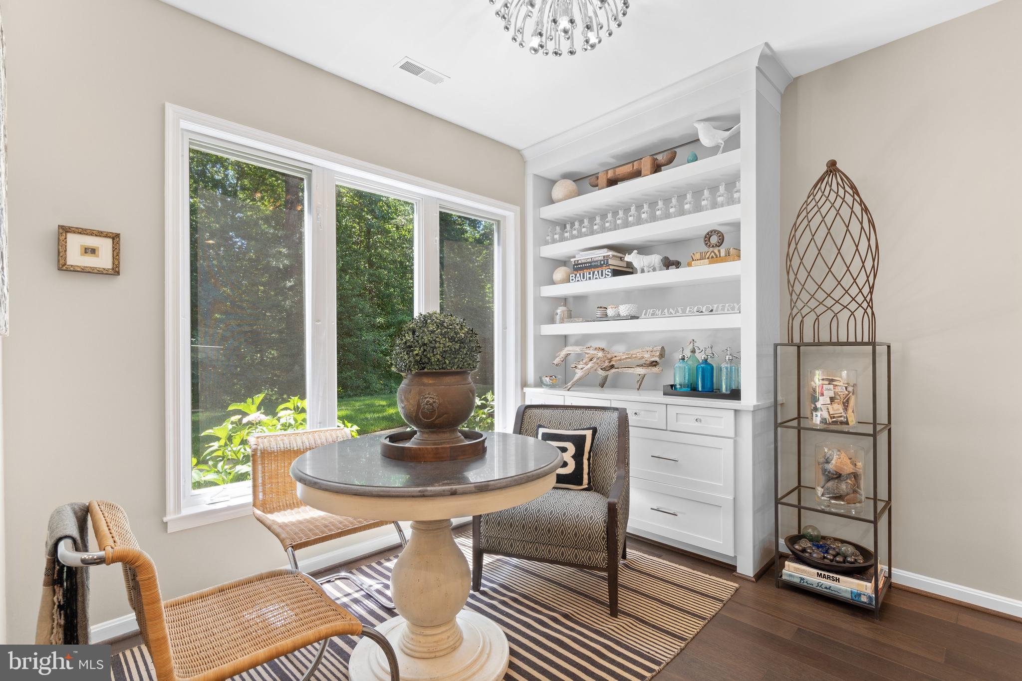 FAIRWAYS BAY HILLS CONDOMINIUMS - Residential