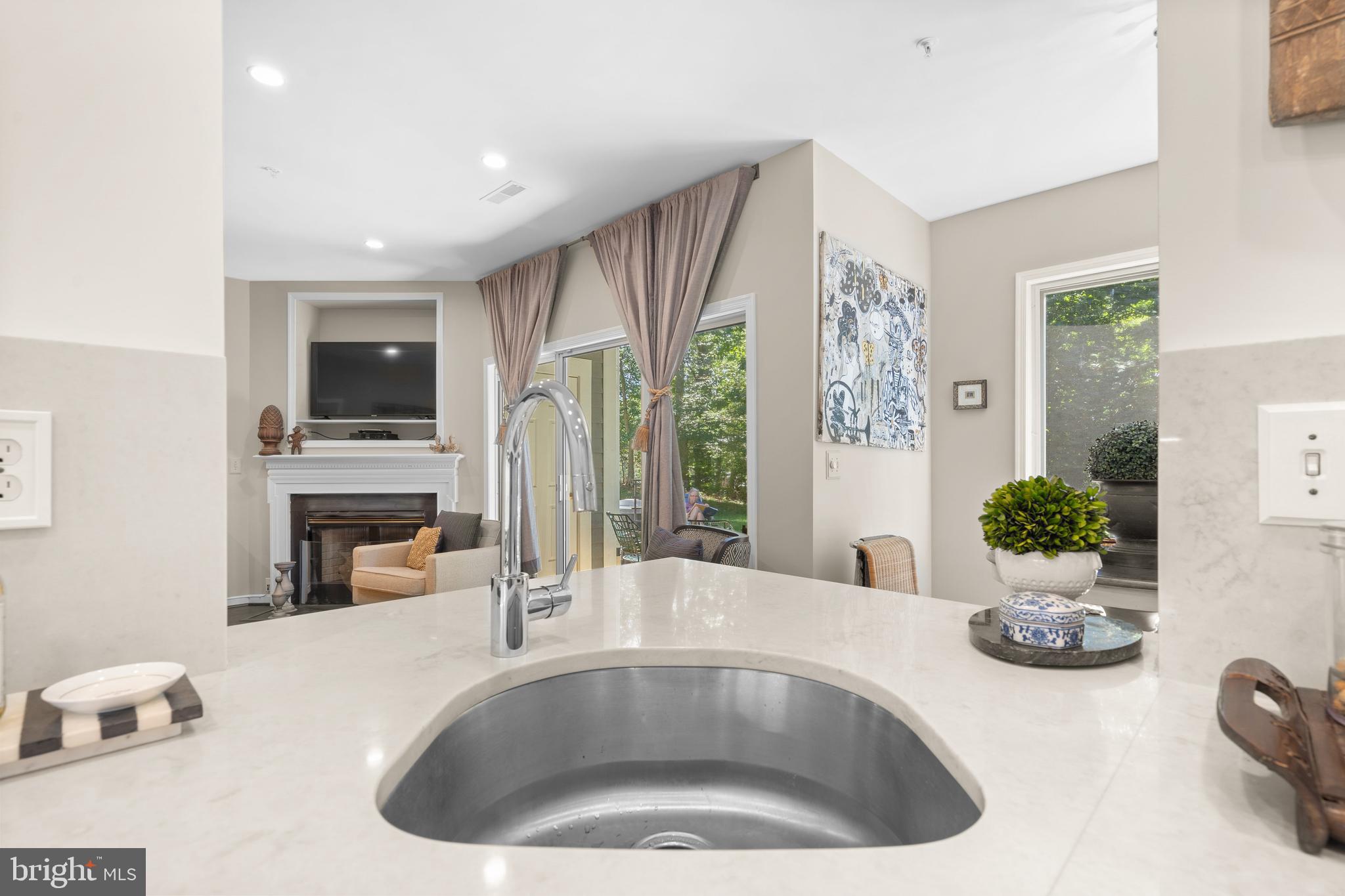 FAIRWAYS BAY HILLS CONDOMINIUMS - Residential