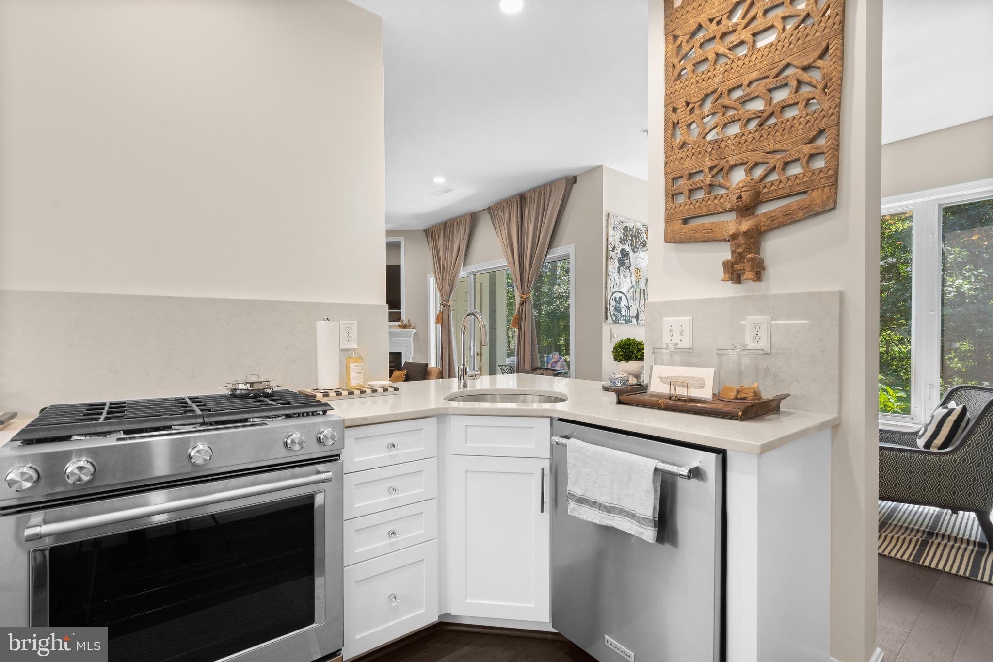 FAIRWAYS BAY HILLS CONDOMINIUMS - Residential