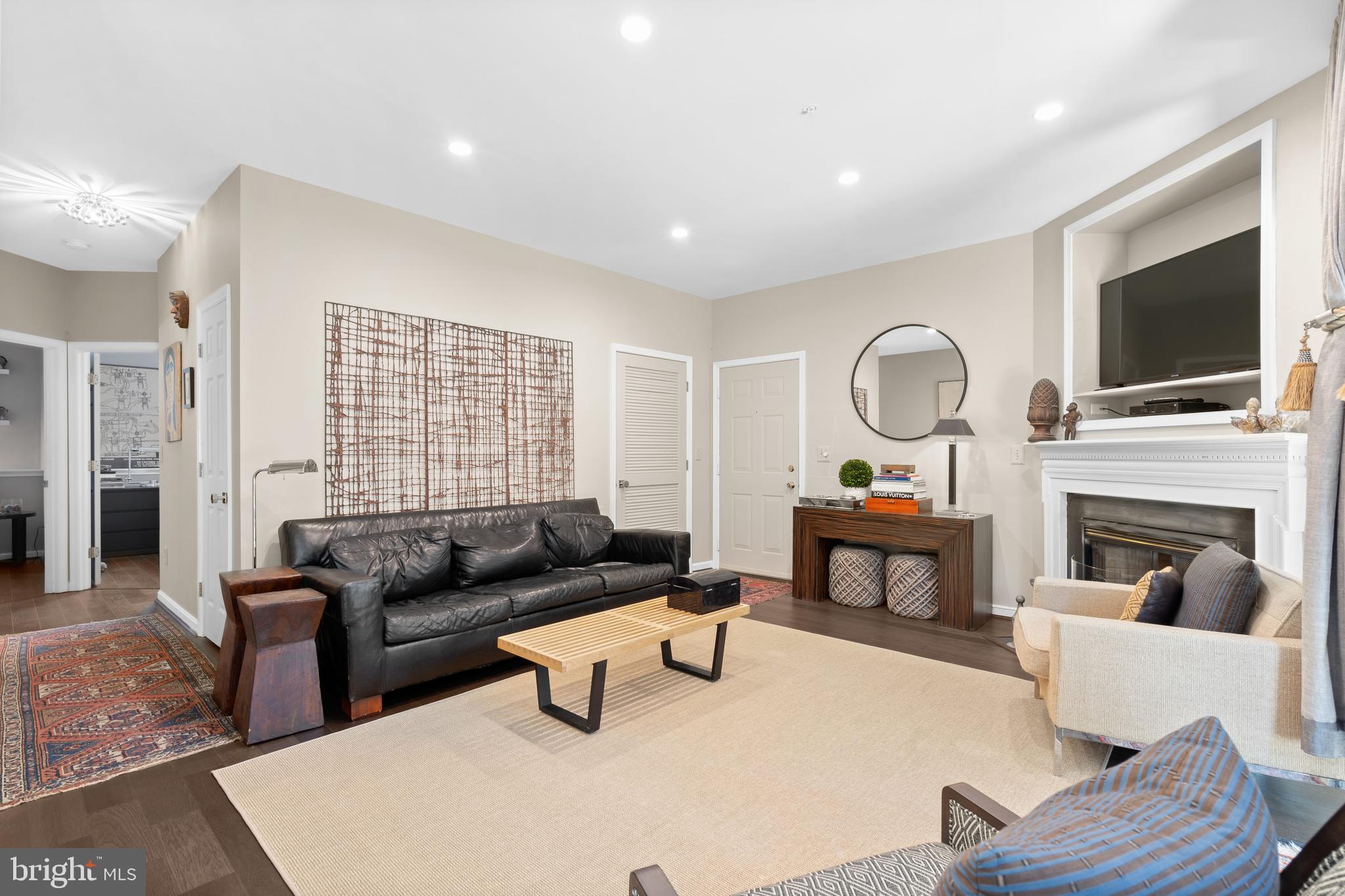 FAIRWAYS BAY HILLS CONDOMINIUMS - Residential