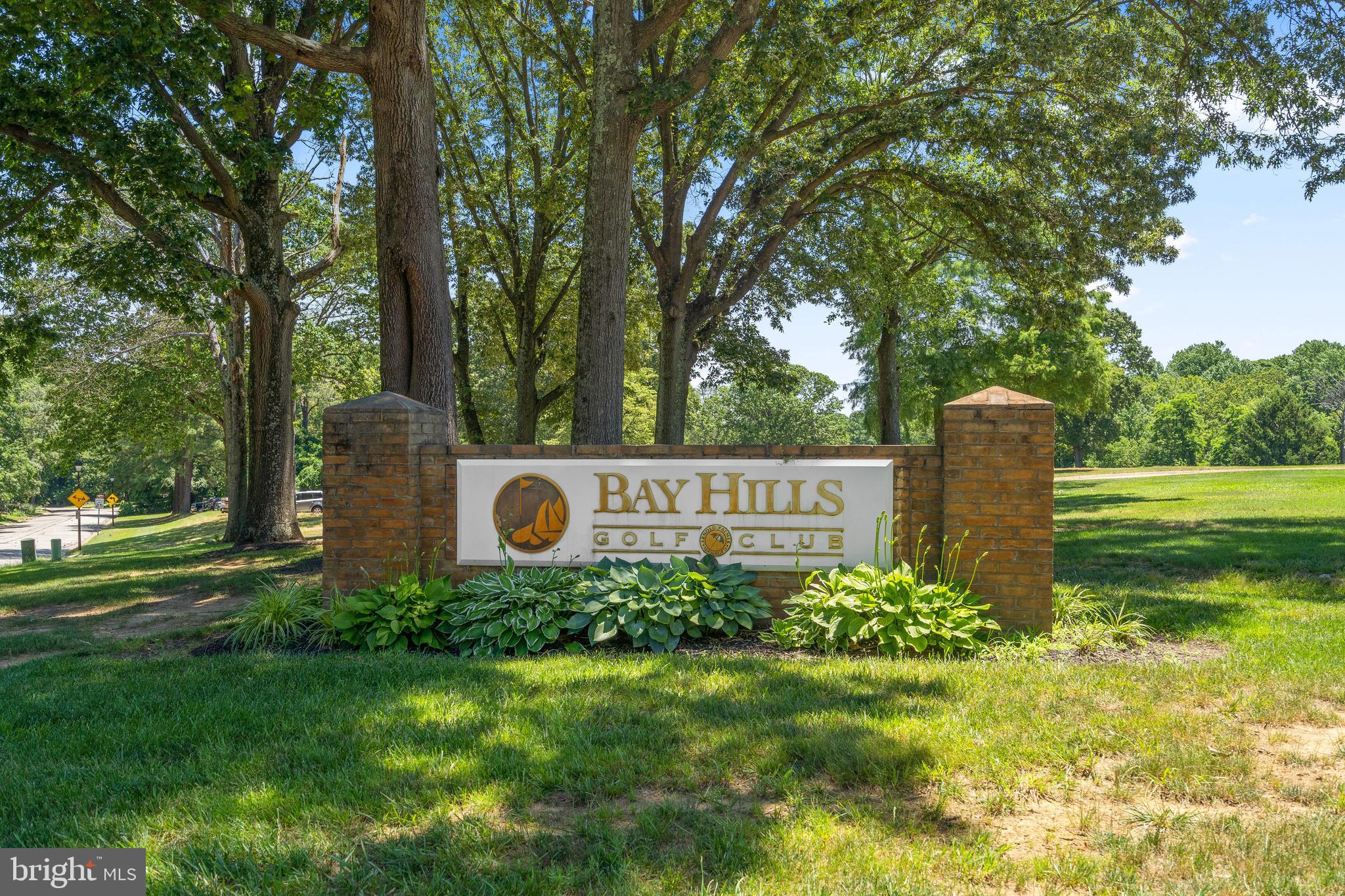 FAIRWAYS BAY HILLS CONDOMINIUMS - Residential
