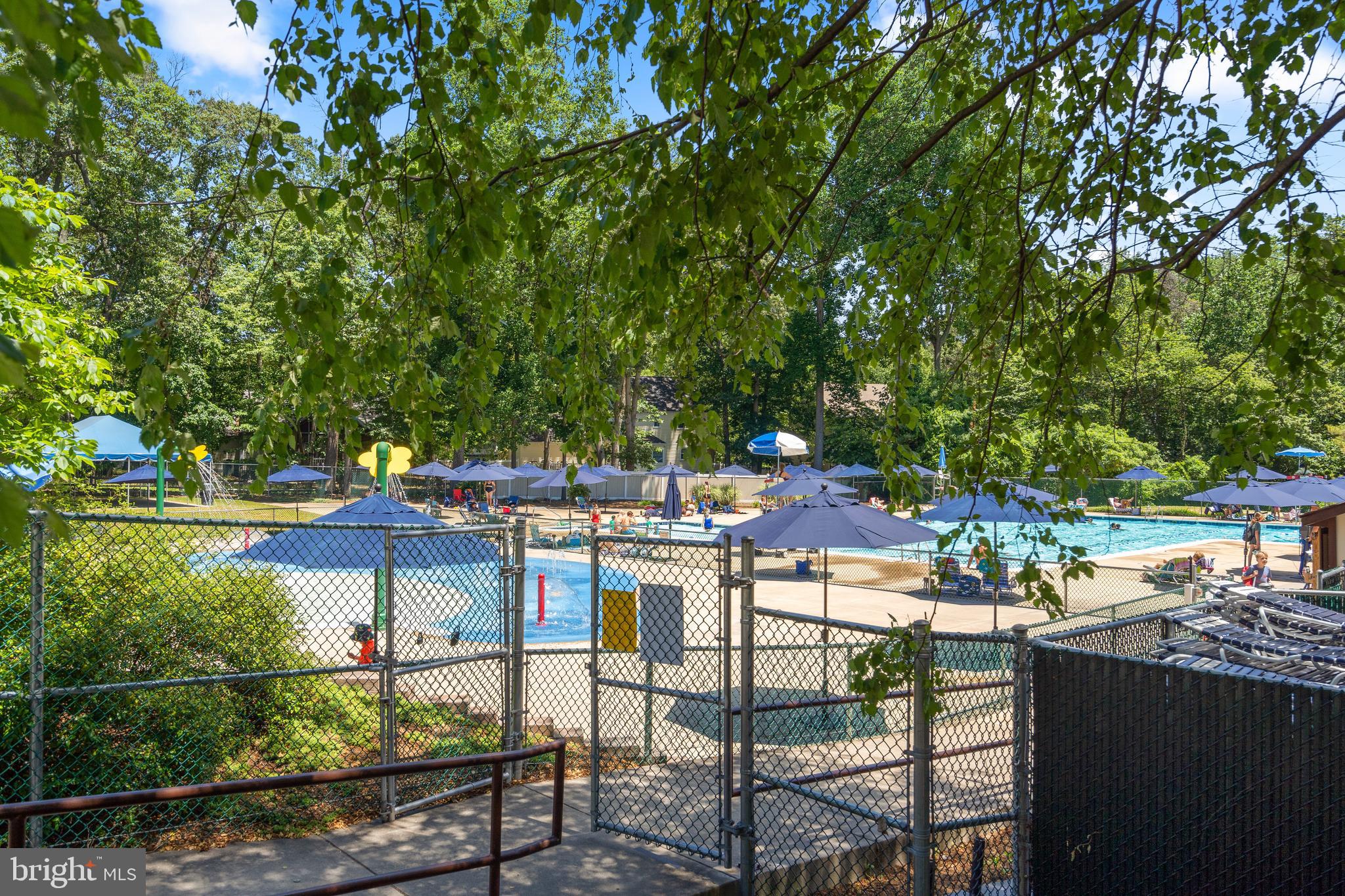 FAIRWAYS BAY HILLS CONDOMINIUMS - Residential