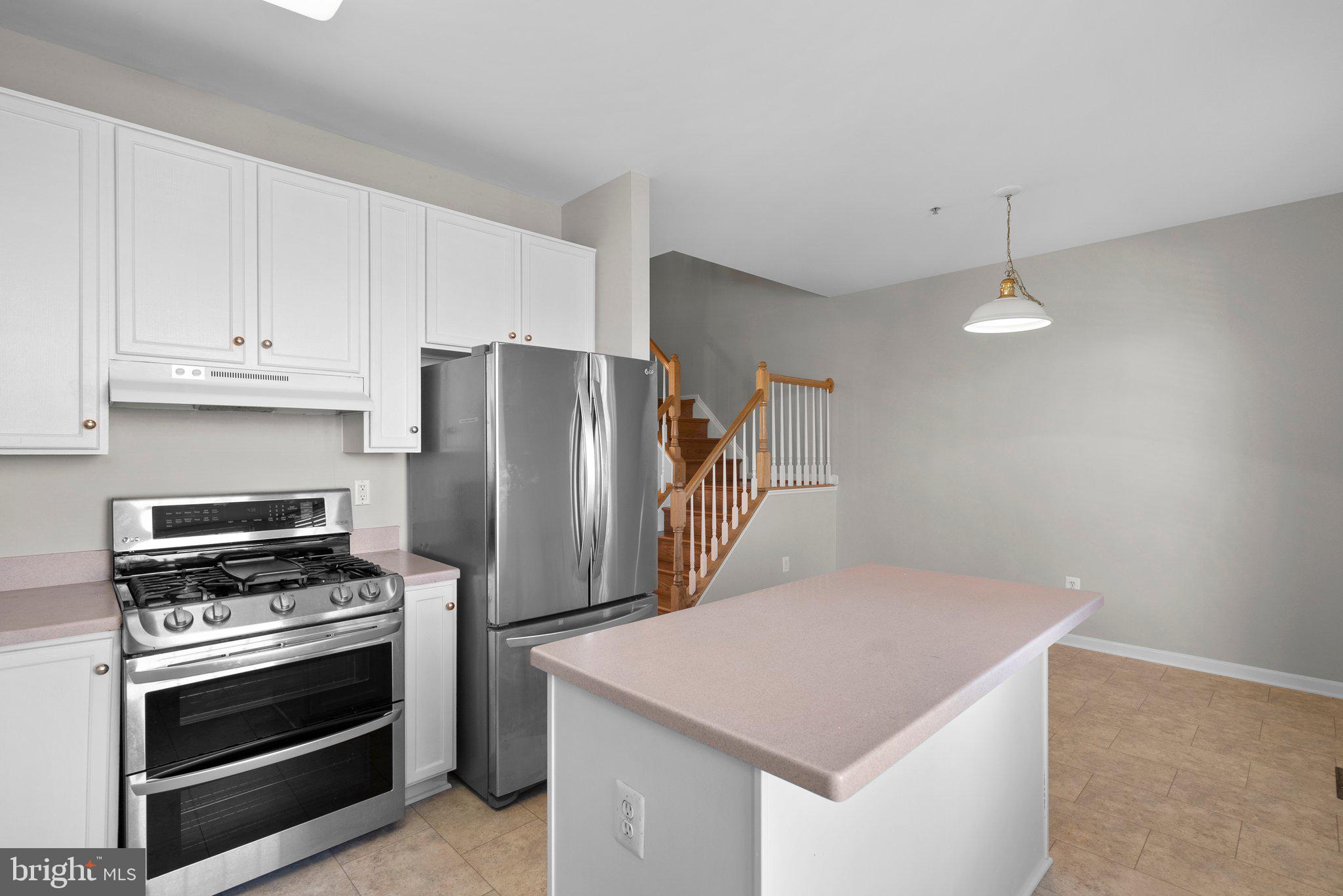 KINGSVIEW VILLAGE - Residential