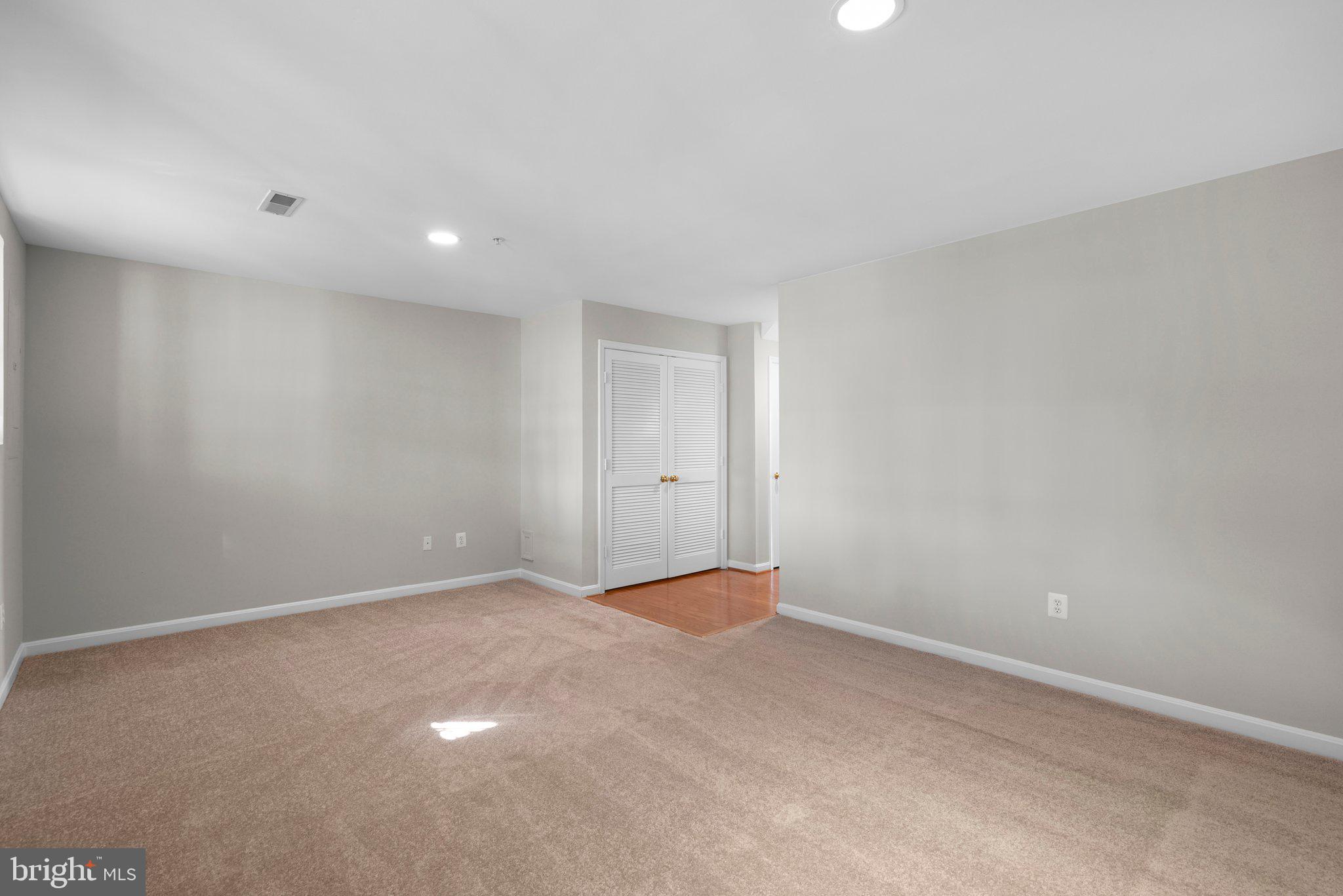 KINGSVIEW VILLAGE - Residential