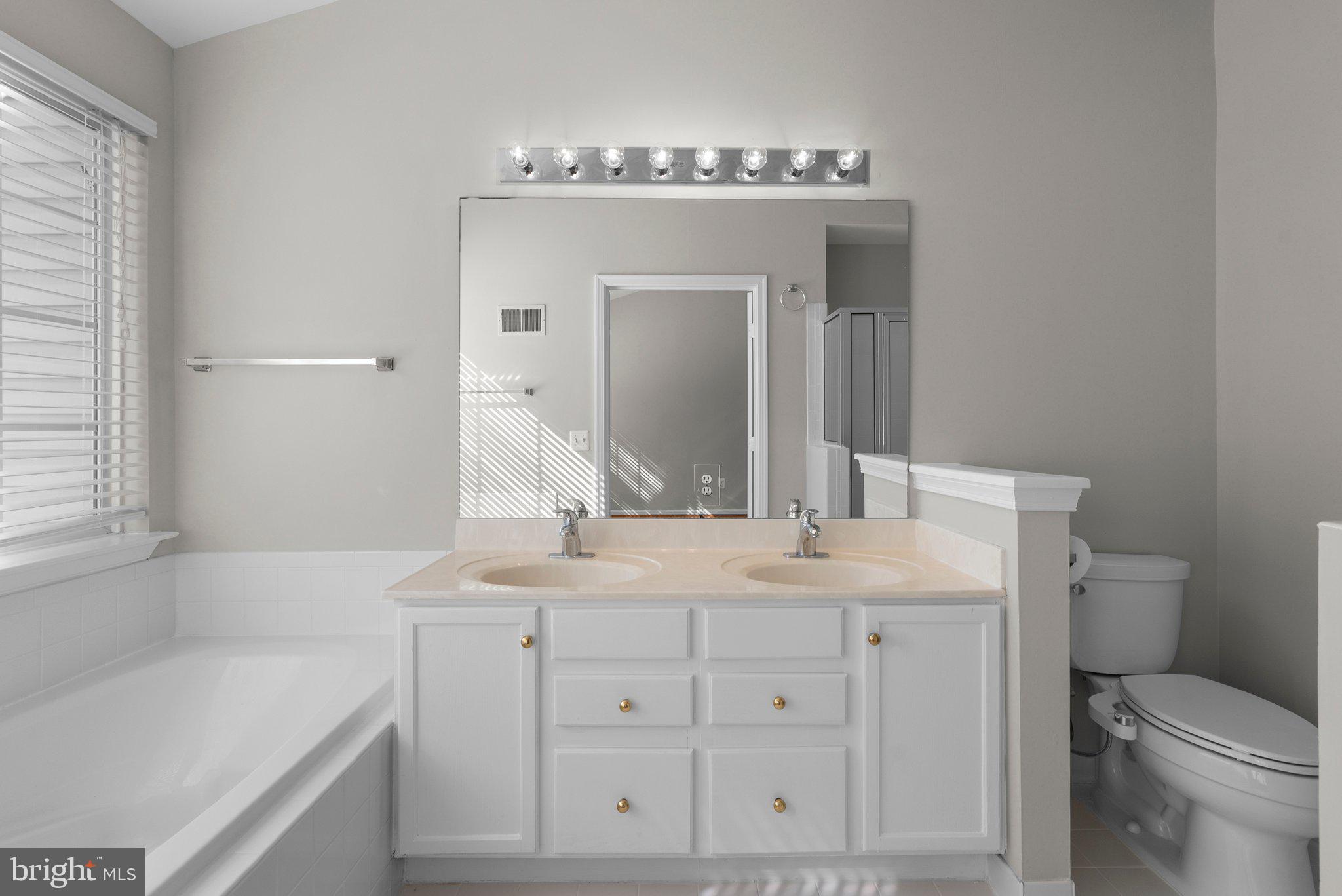 KINGSVIEW VILLAGE - Residential