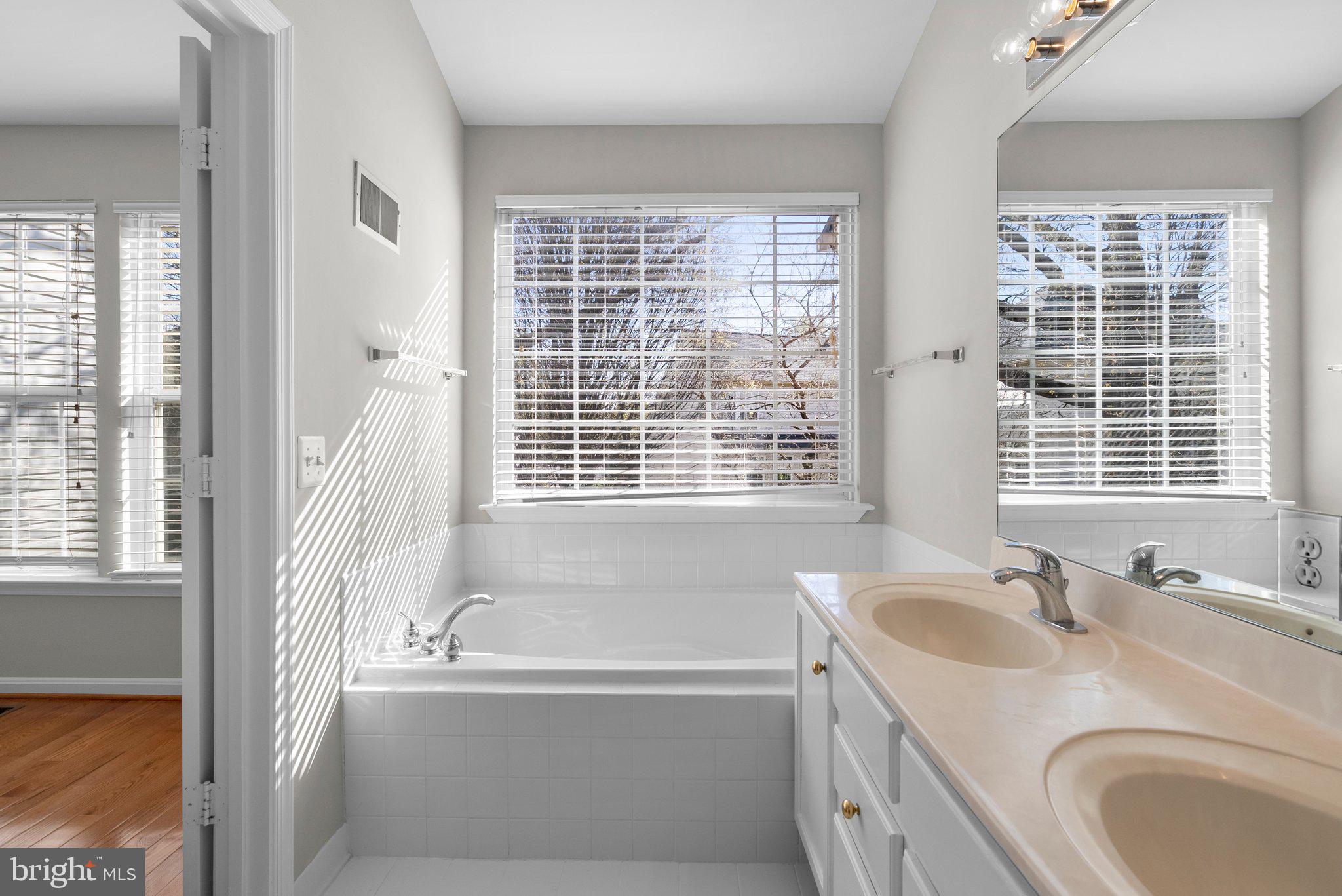 KINGSVIEW VILLAGE - Residential