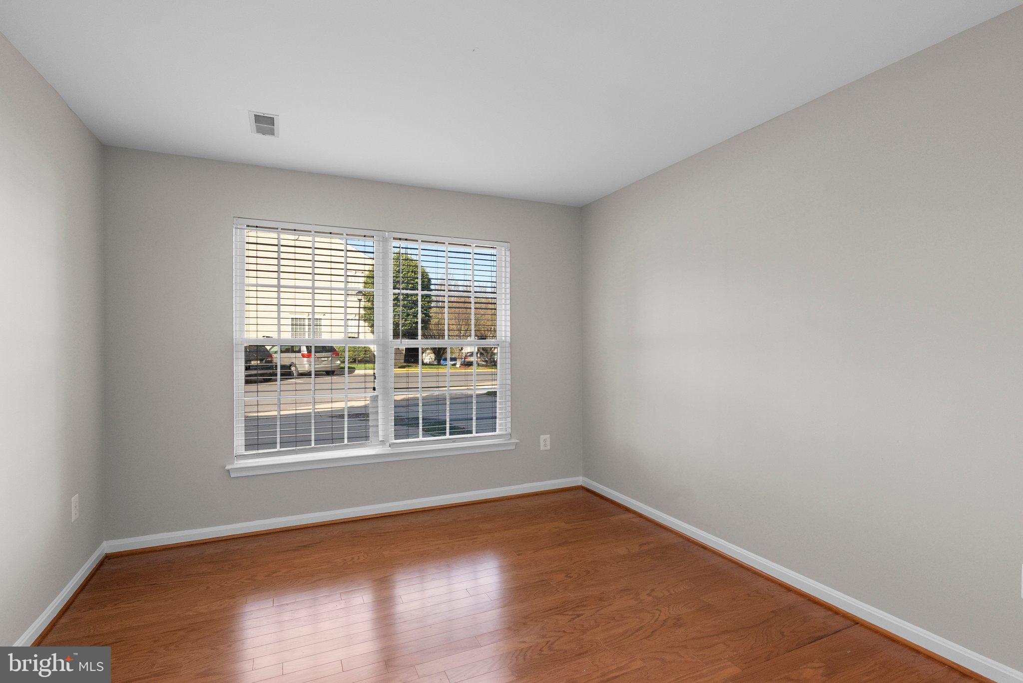 KINGSVIEW VILLAGE - Residential