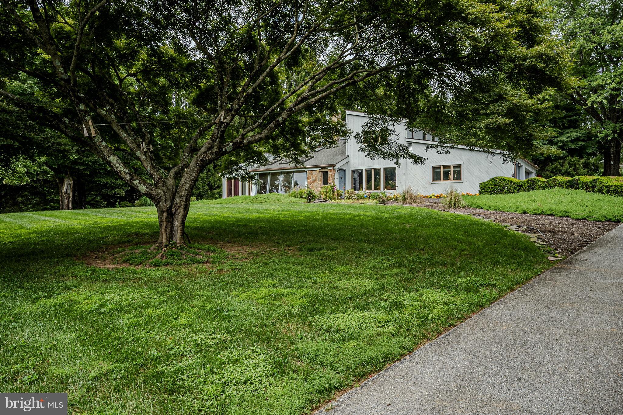 33 MORGAN HOLLOW WAY