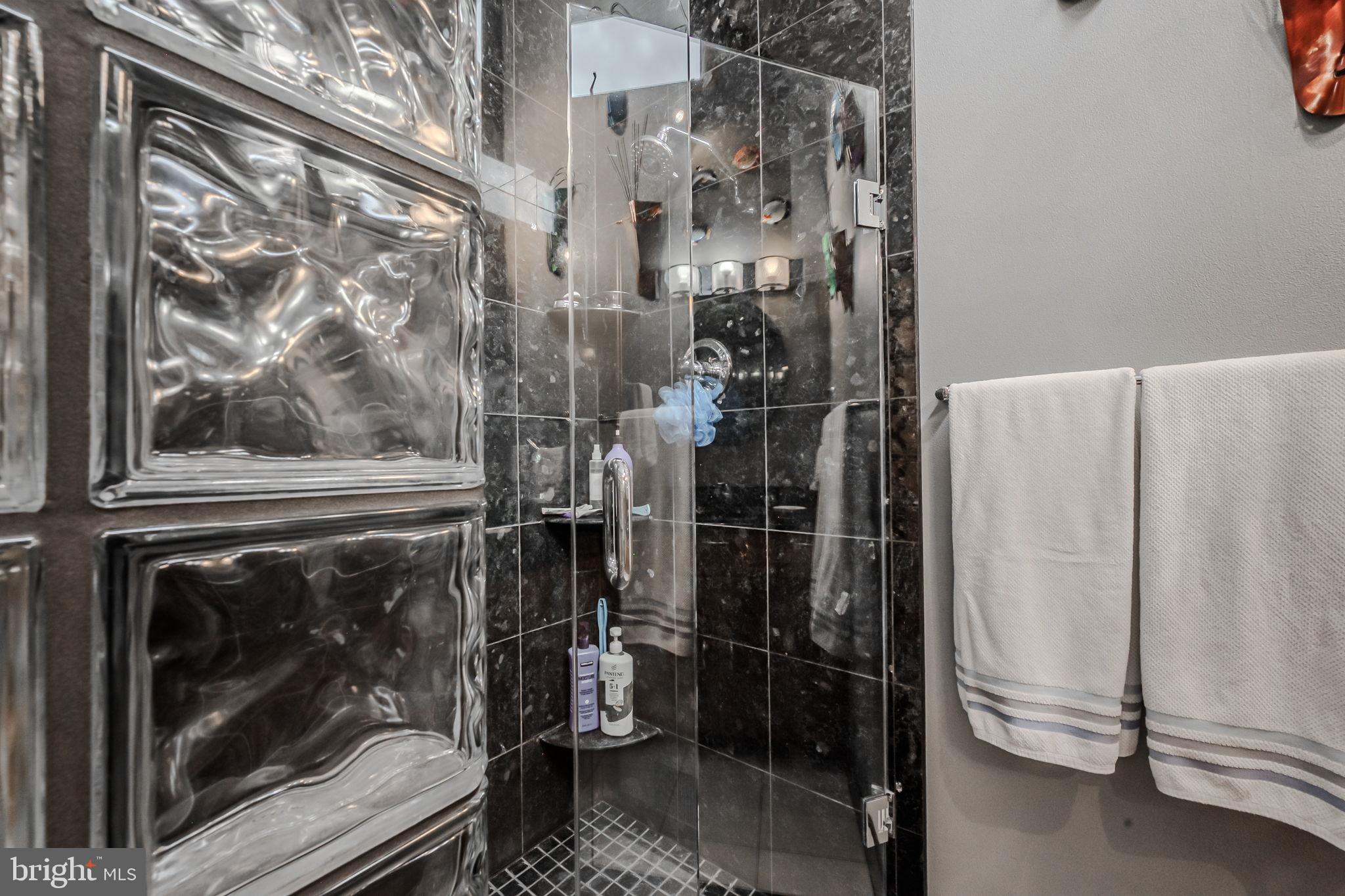 MORGAN HOLLOW - Residential