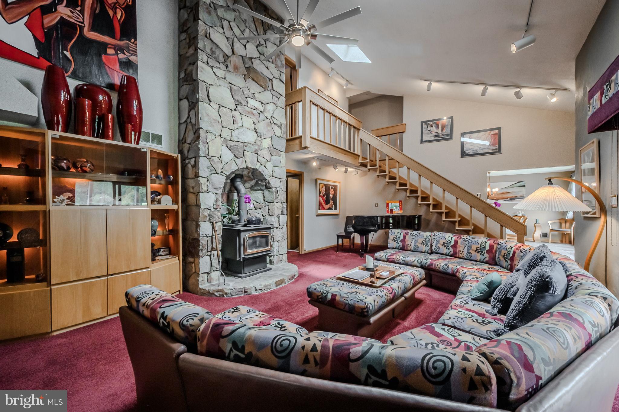 33 MORGAN HOLLOW WAY