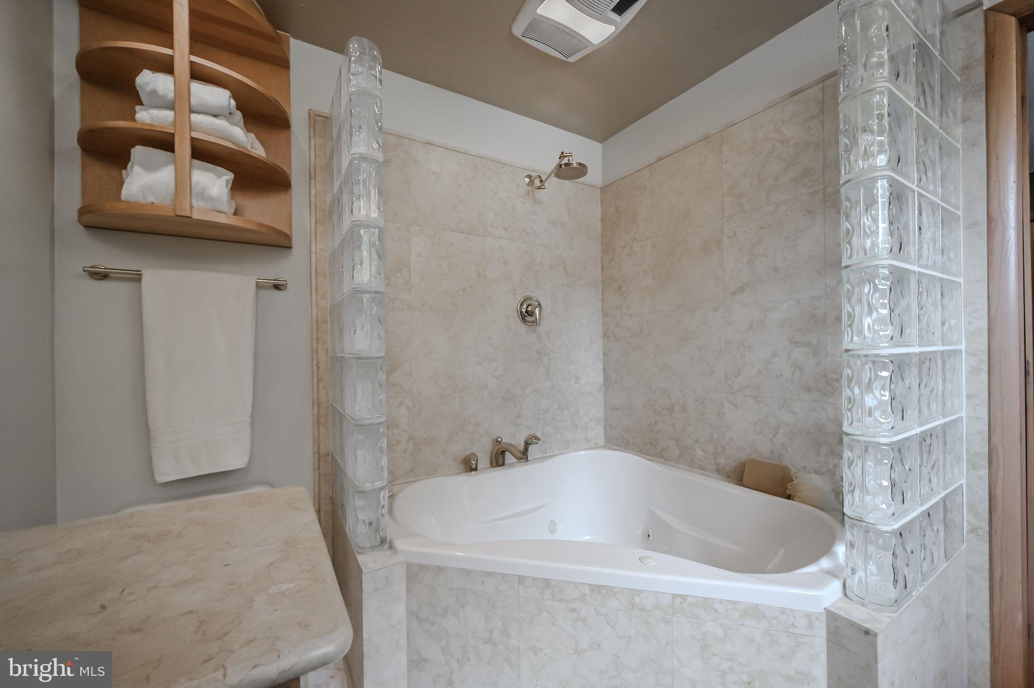 MORGAN HOLLOW - Residential