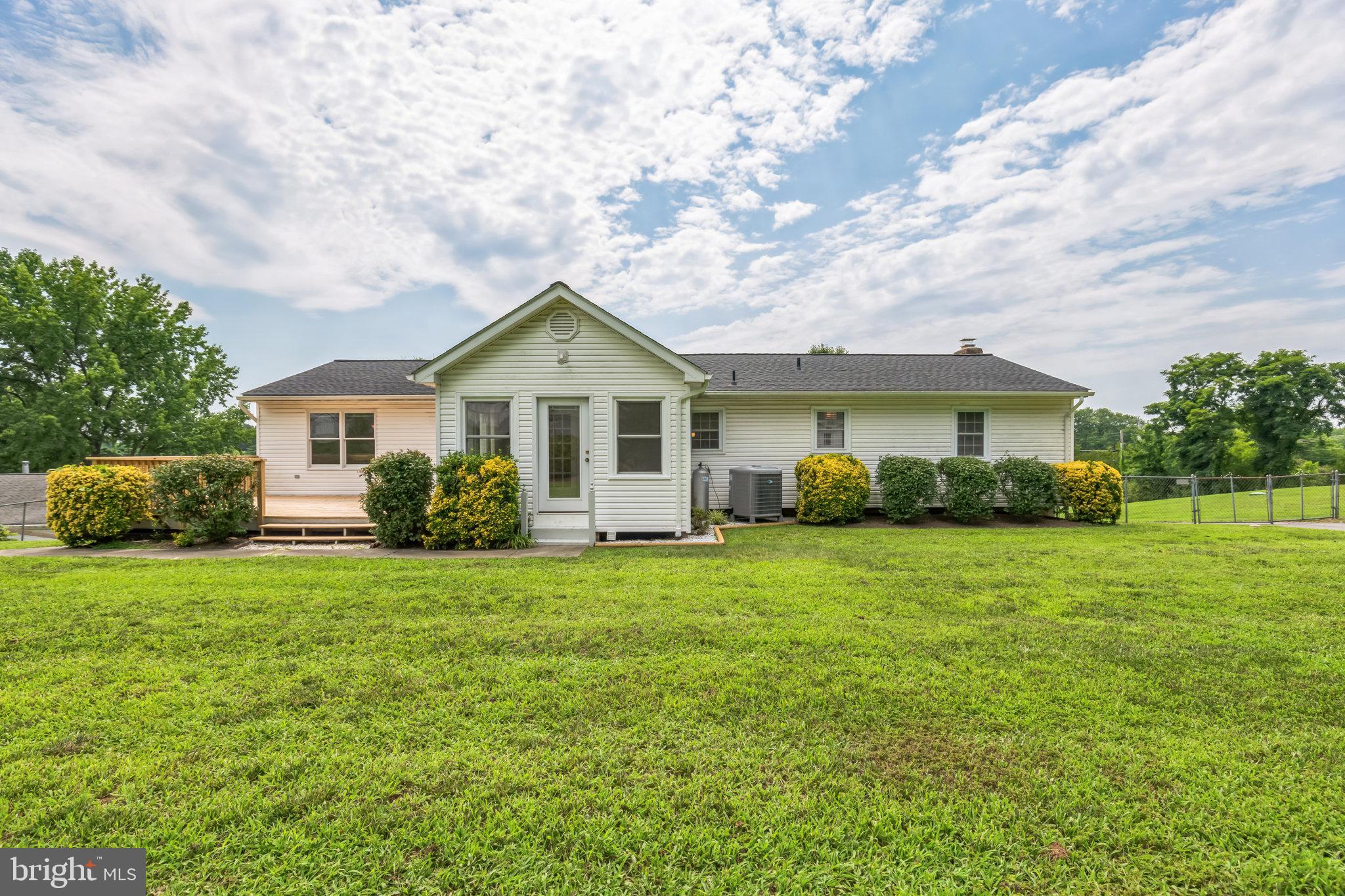 BRETON BAY ESTATES - Residential