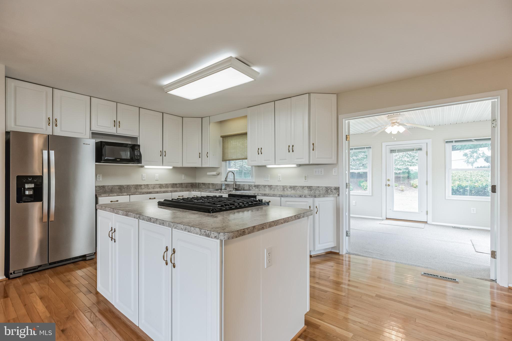 BRETON BAY ESTATES - Residential