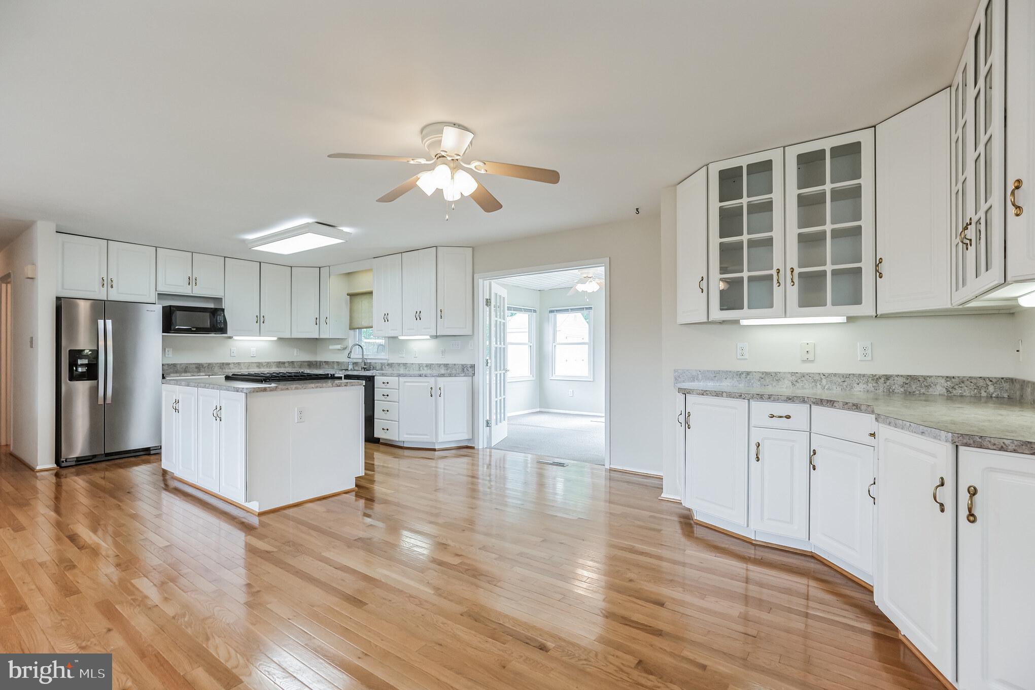 BRETON BAY ESTATES - Residential