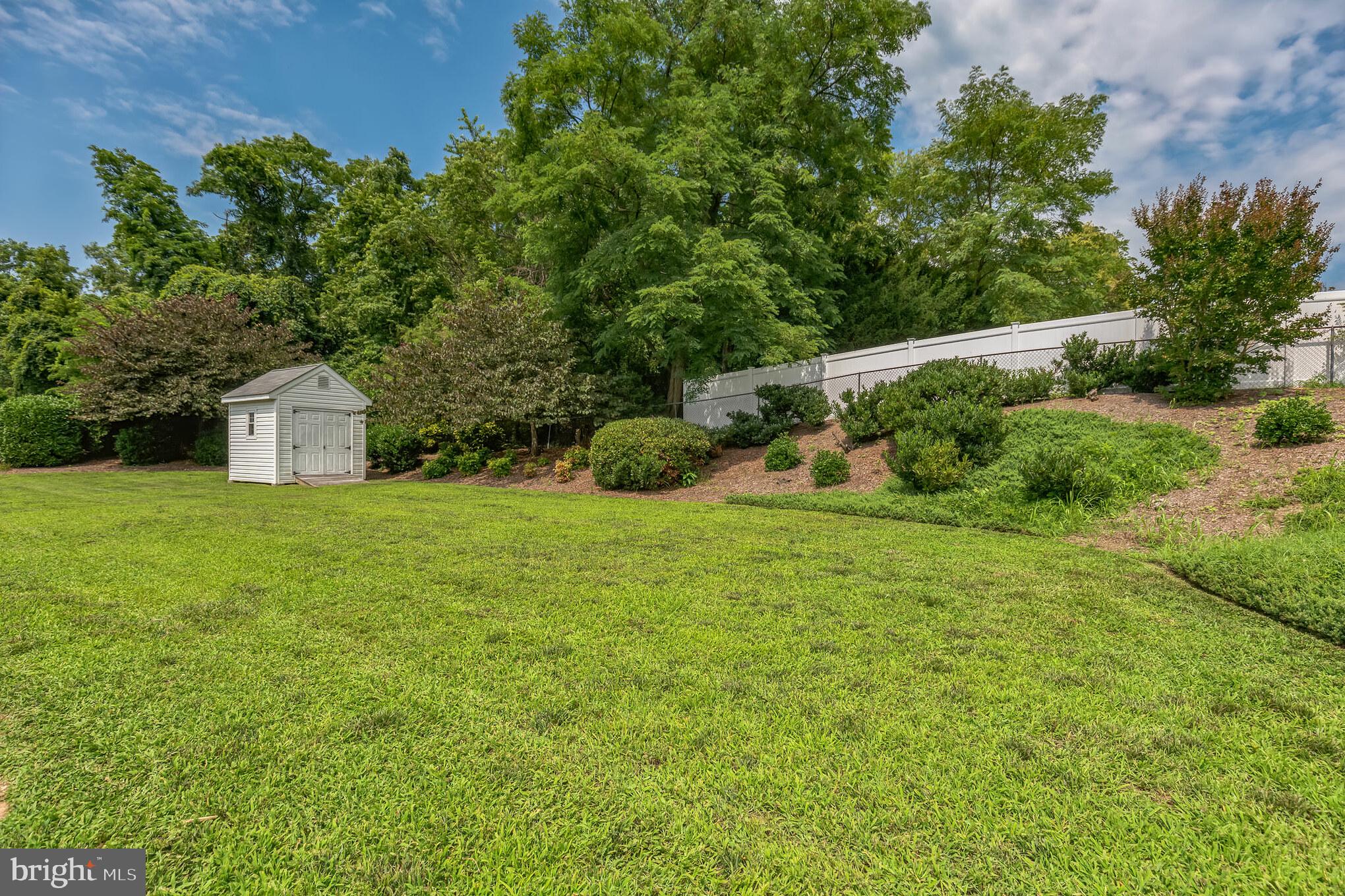 BRETON BAY ESTATES - Residential