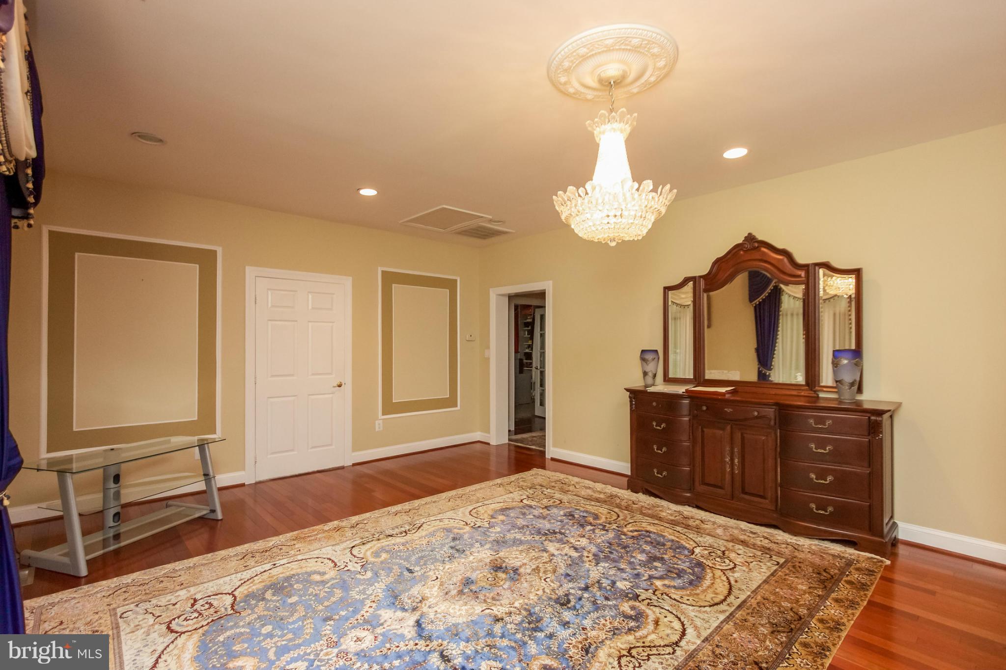 GRANBY WOODS - Residential