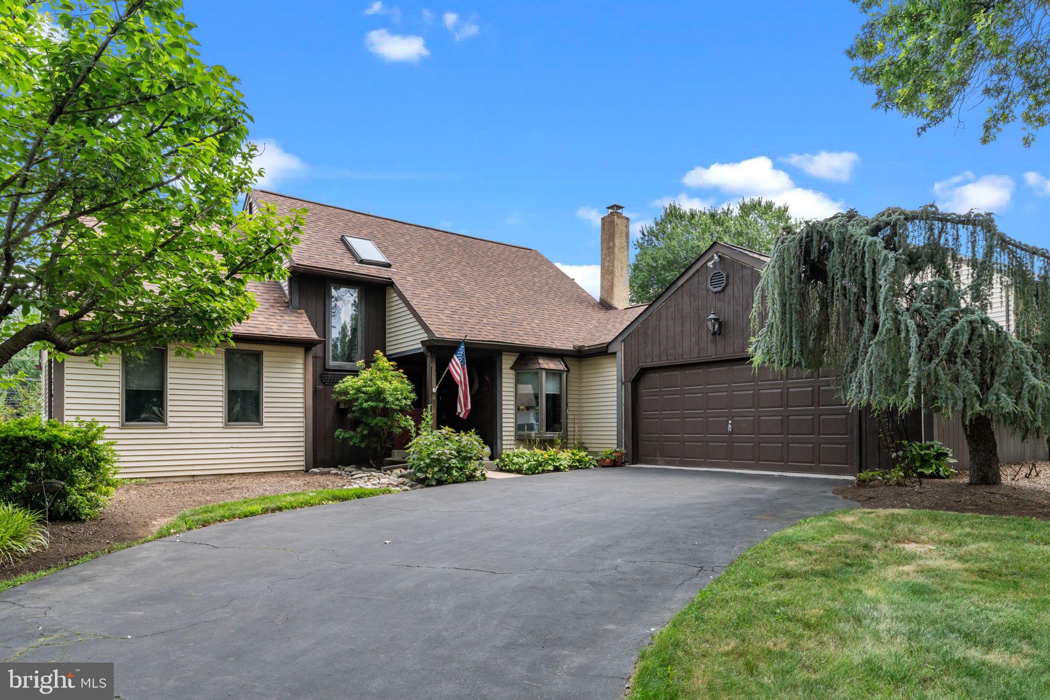 VILLAGE SHIRES - Residential