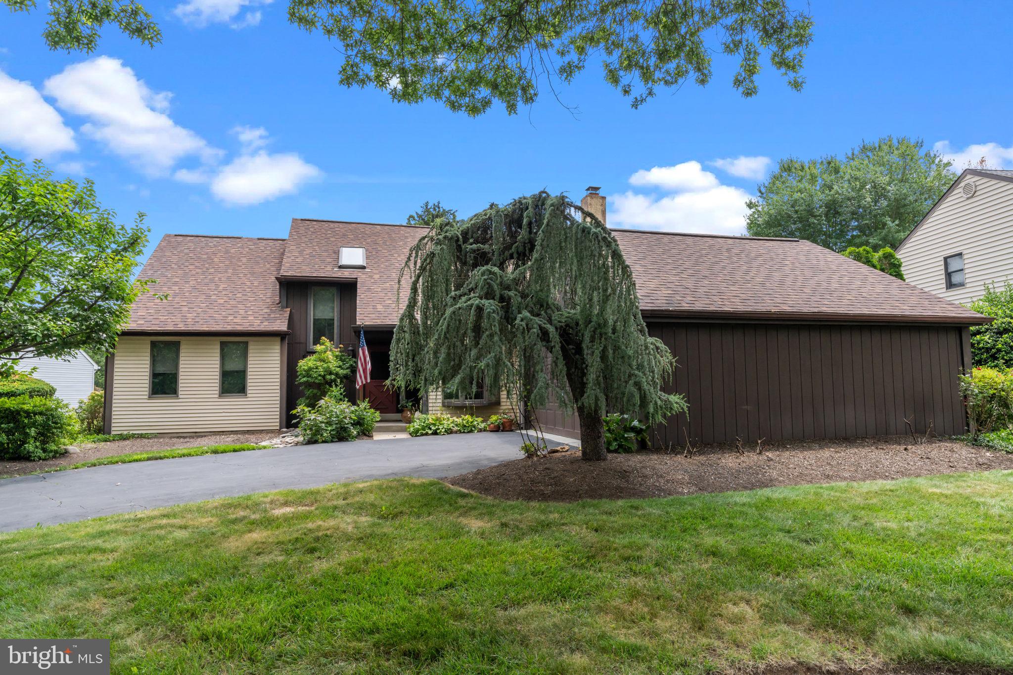 28 AVERSTONE COURT