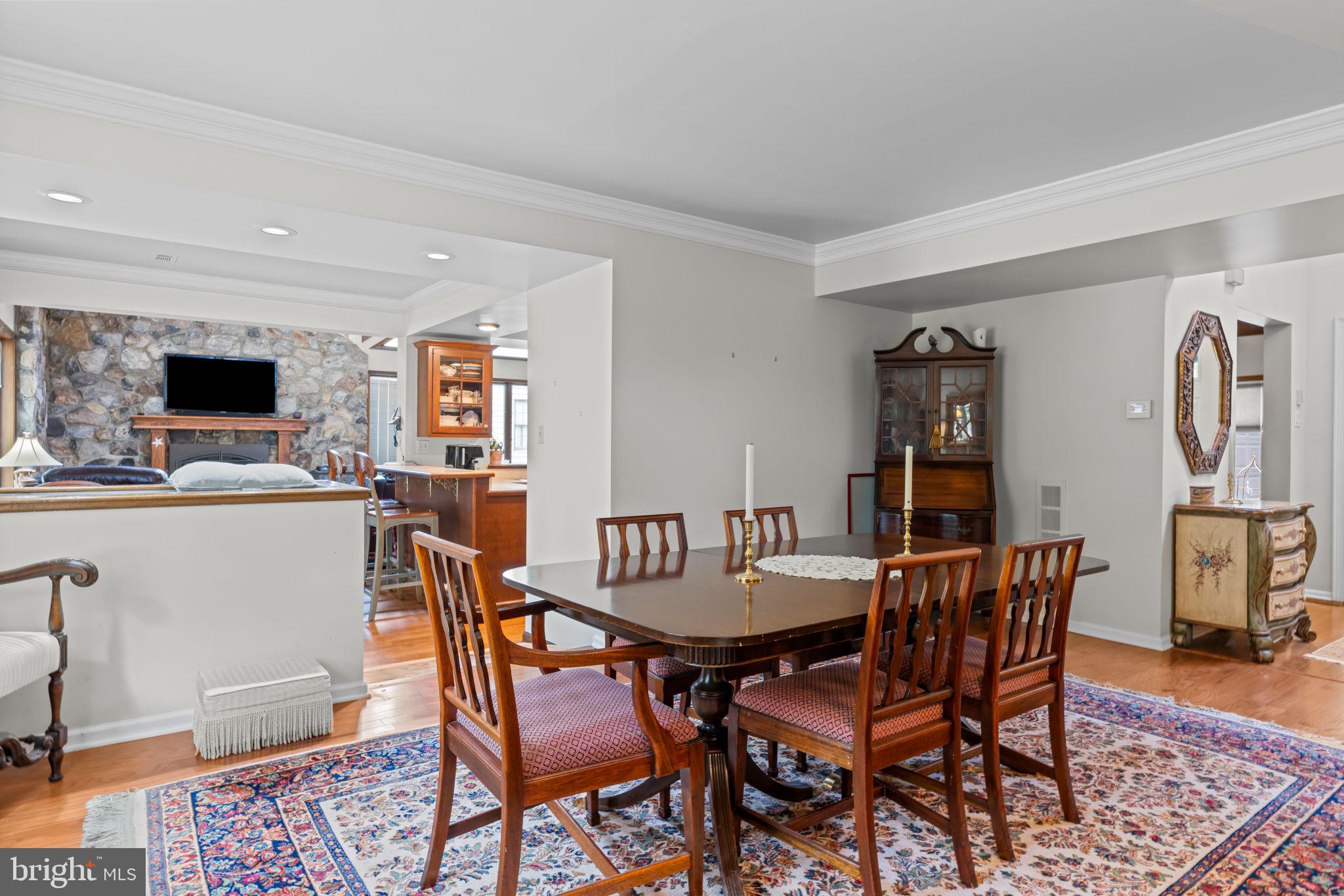 28 AVERSTONE COURT