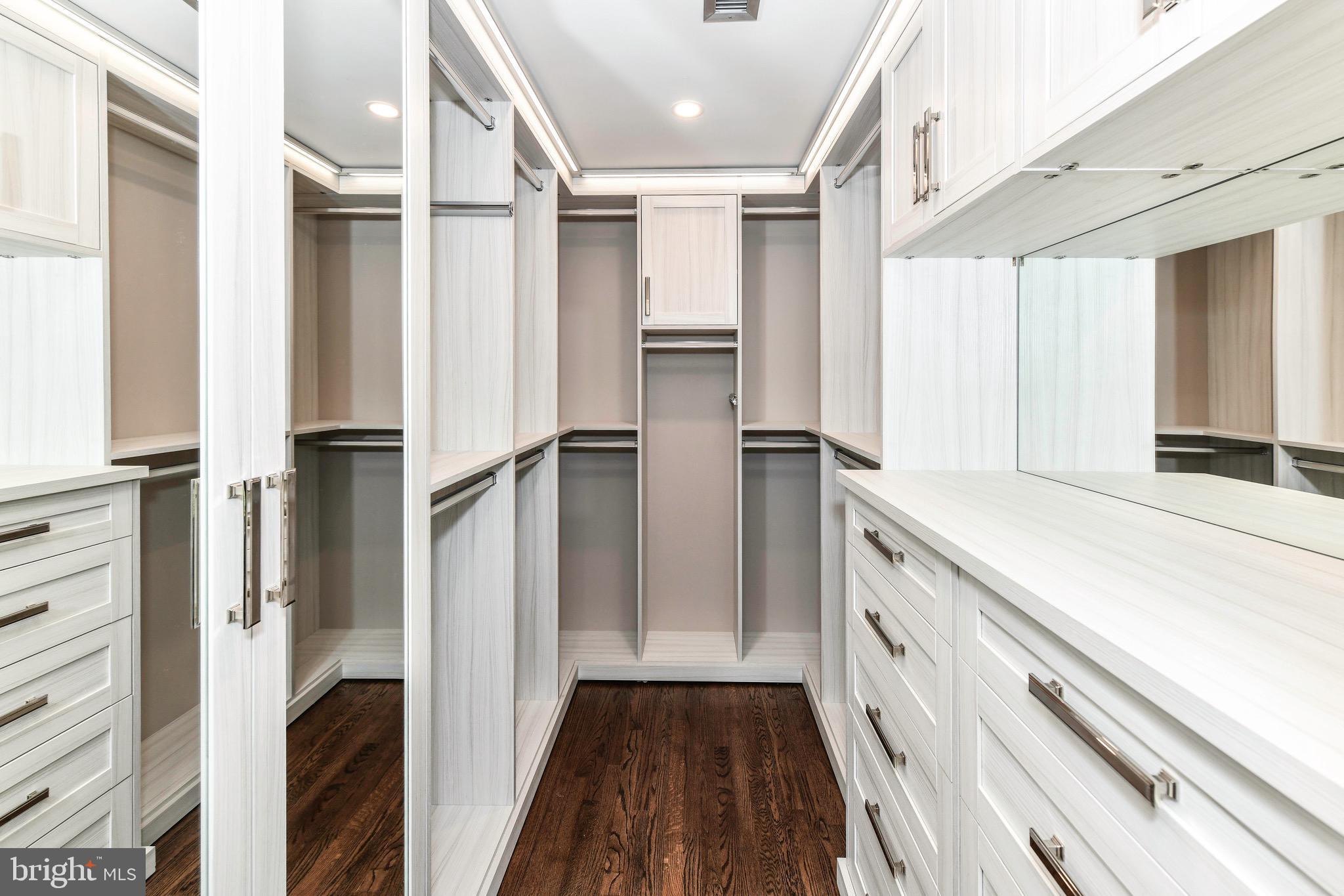 HICKORY CREEK - Residential