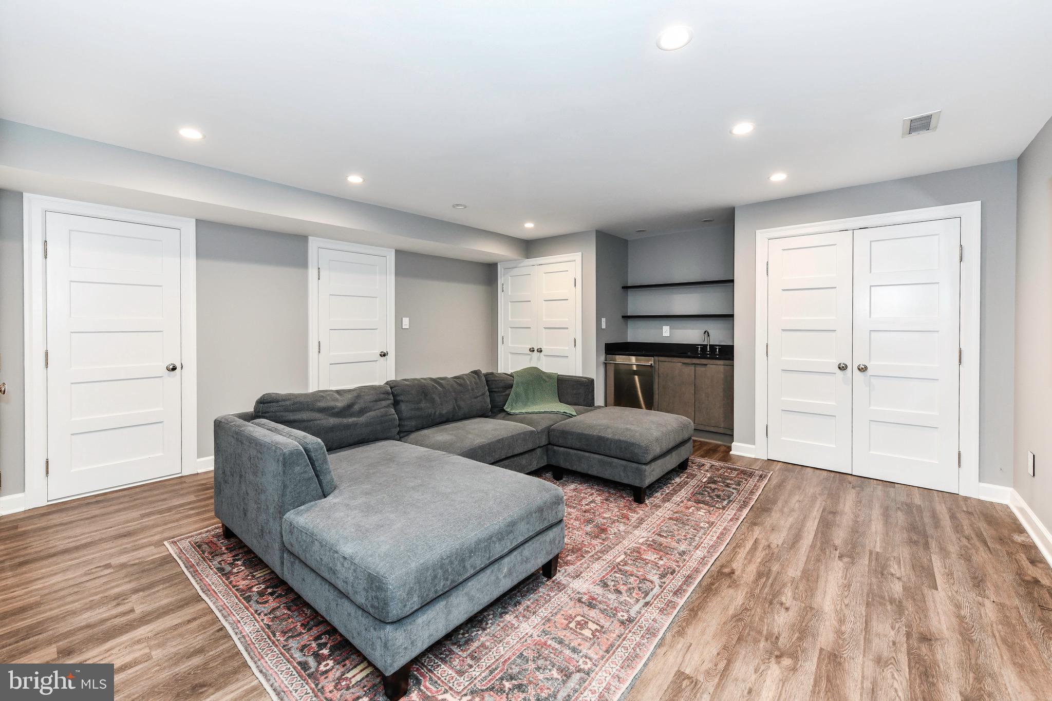 HICKORY CREEK - Residential