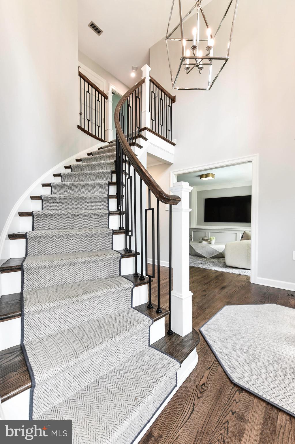 810 HICKORY VALE LANE