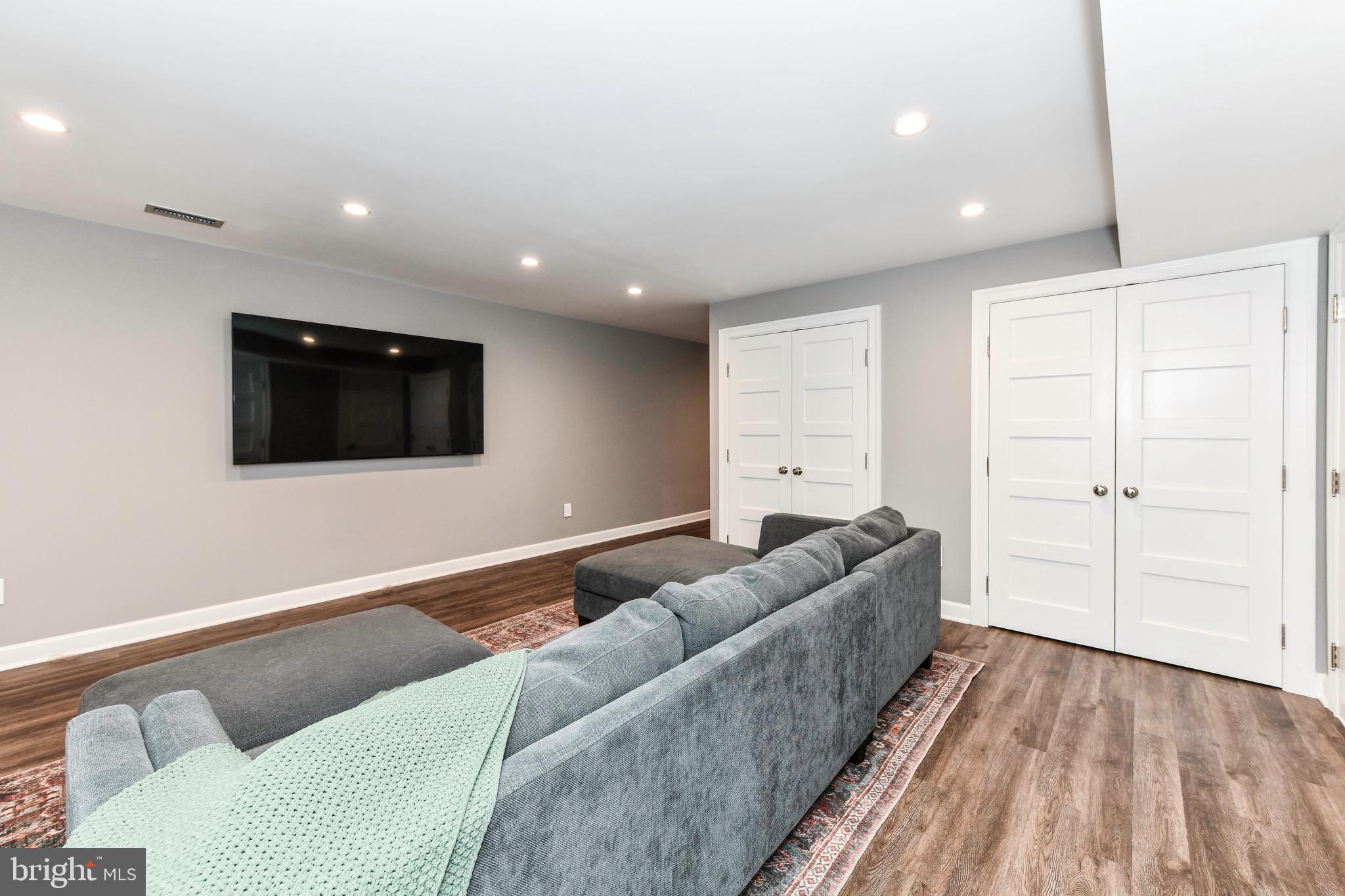 HICKORY CREEK - Residential