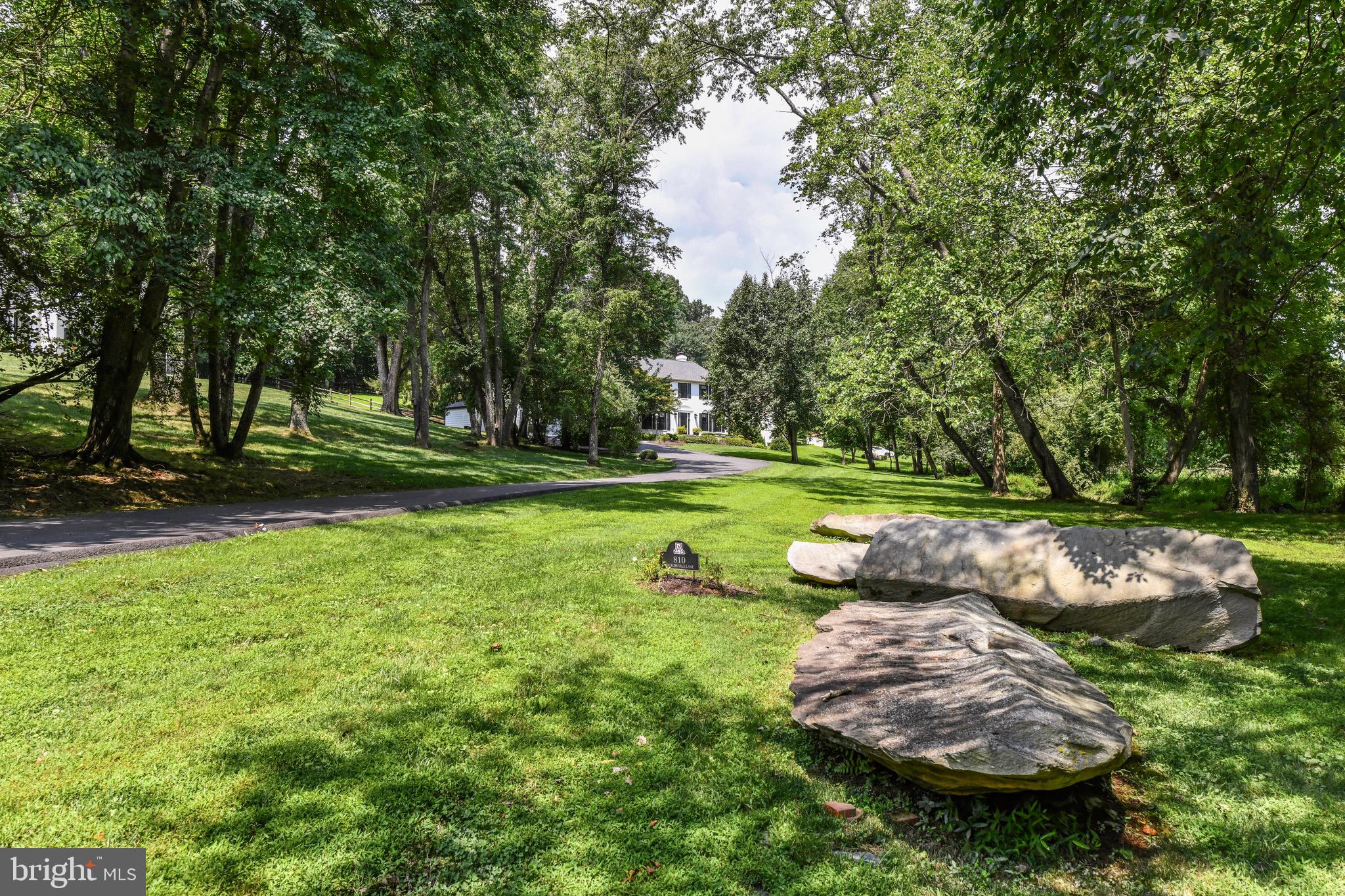 810 HICKORY VALE LANE